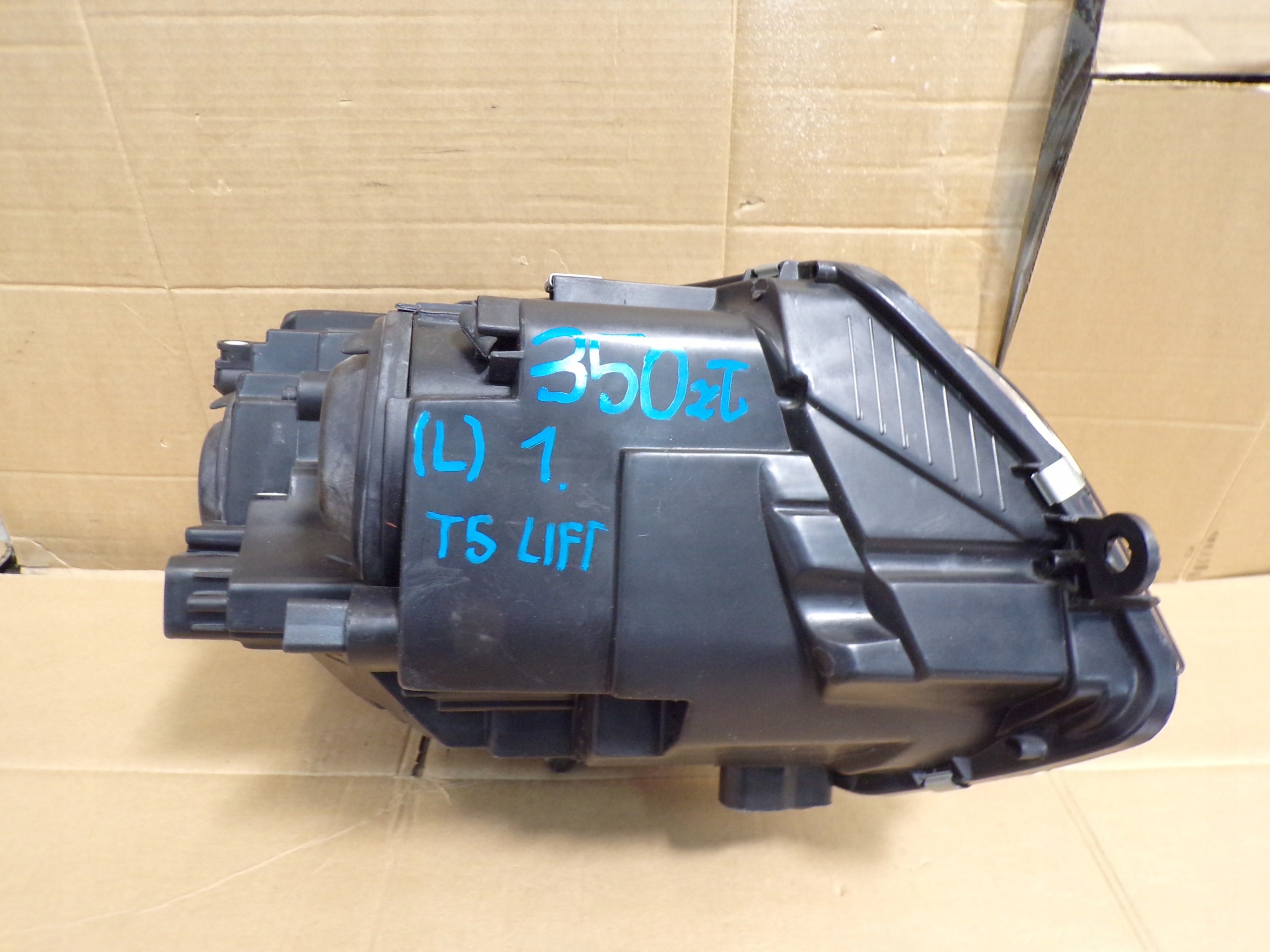 TRANSPORTER T5 LIFT 10- REFLEKTOR left light