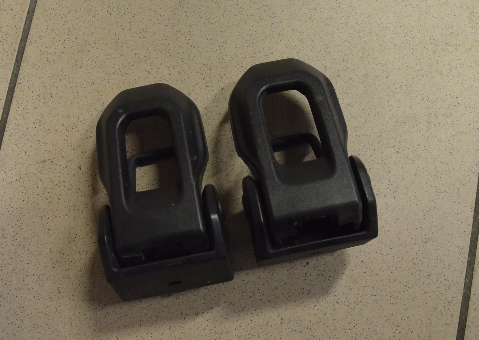 6840952 - СЦЕПКИ КАПОТА ОРИГИНАЛ JEEP WRANGLER JL 2018+