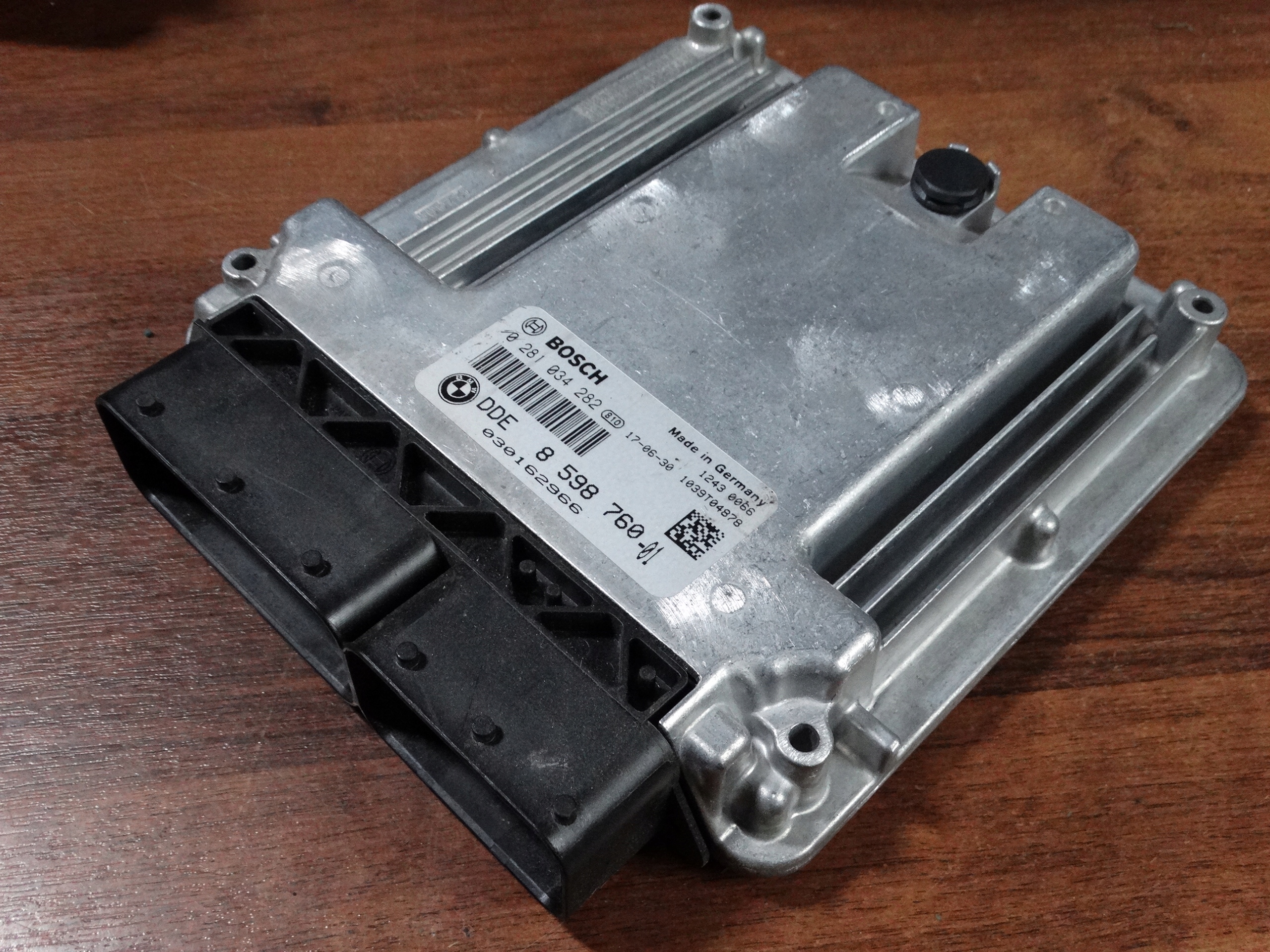 perfect condition control unit of the engine BMW E60 E61 1 9