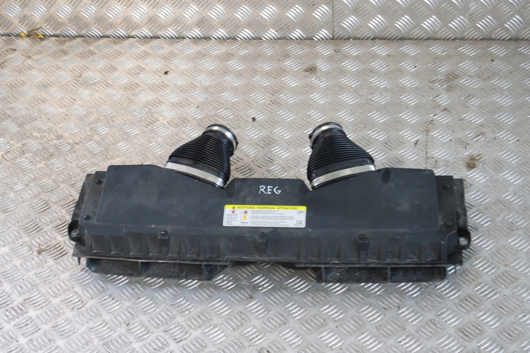 FILTR POWIETRZA AUDI A6 RS6 4K 8K0010520A