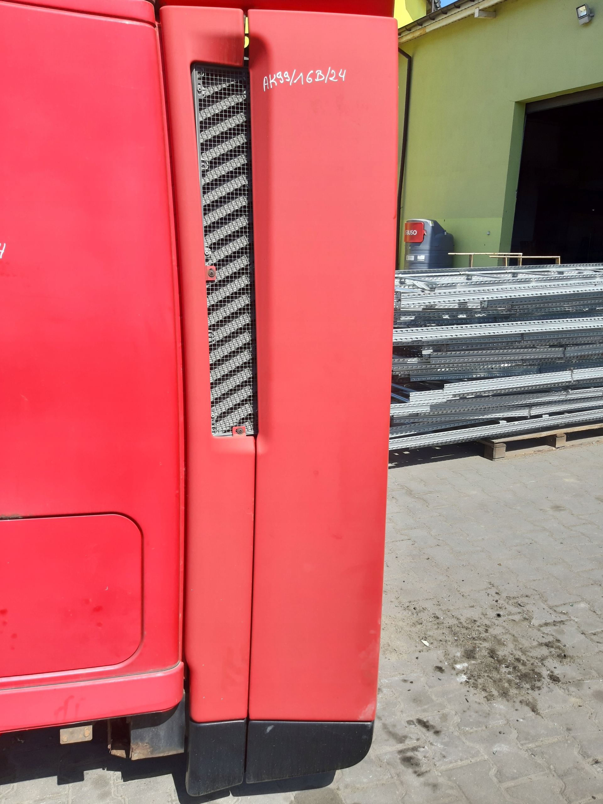 bonnet hood left side lower spoiler cabs IVECO STRALIS 450 E5 2007R