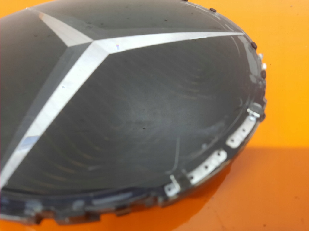 MERCEDES W 213 E-KLASA 20-23 LOGO EMBLEMAT ZNACZEK A0008880000 Numer katalogowy części A0008880000