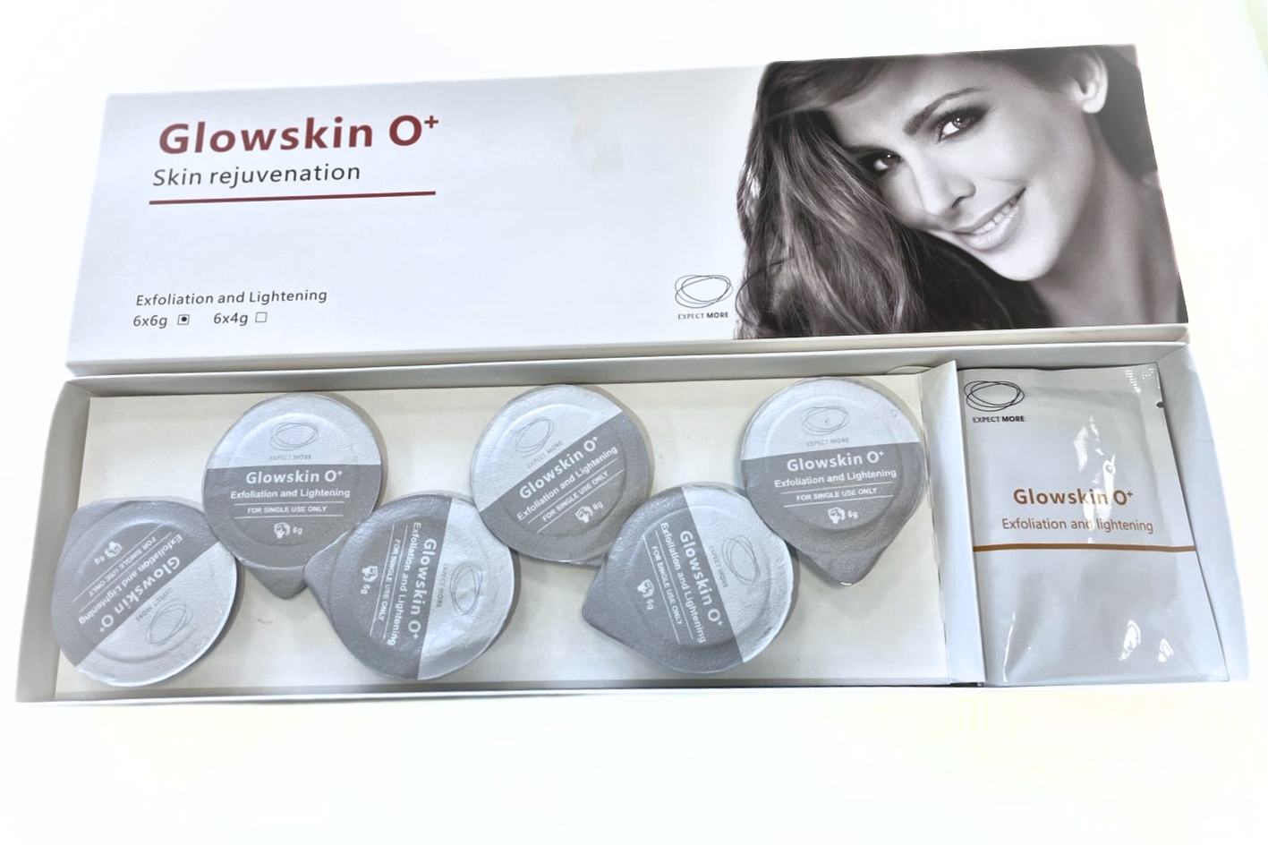 Kapsle Geneo Glowskin Exfoliace a osvětlení