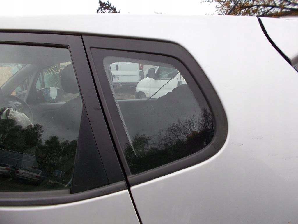 KIA VENGA vitre carrosserie gauche arrière arrière 2009