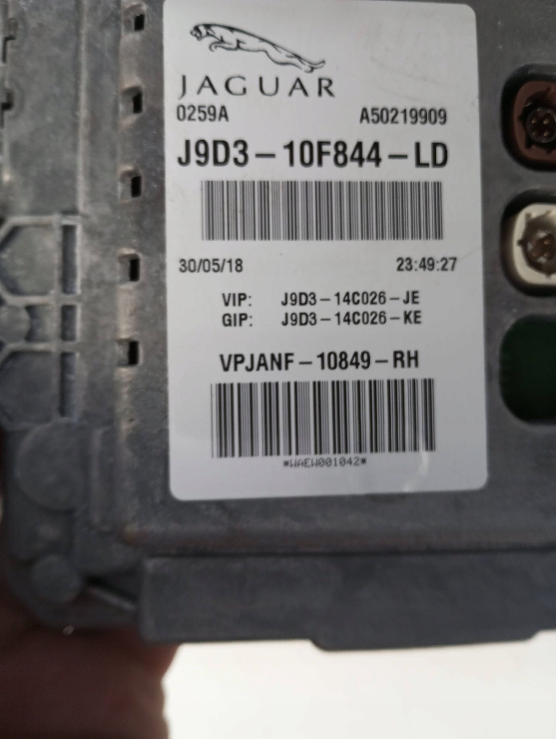 dials dials front JAGUAR and-PACE J9D3-10F844-LD