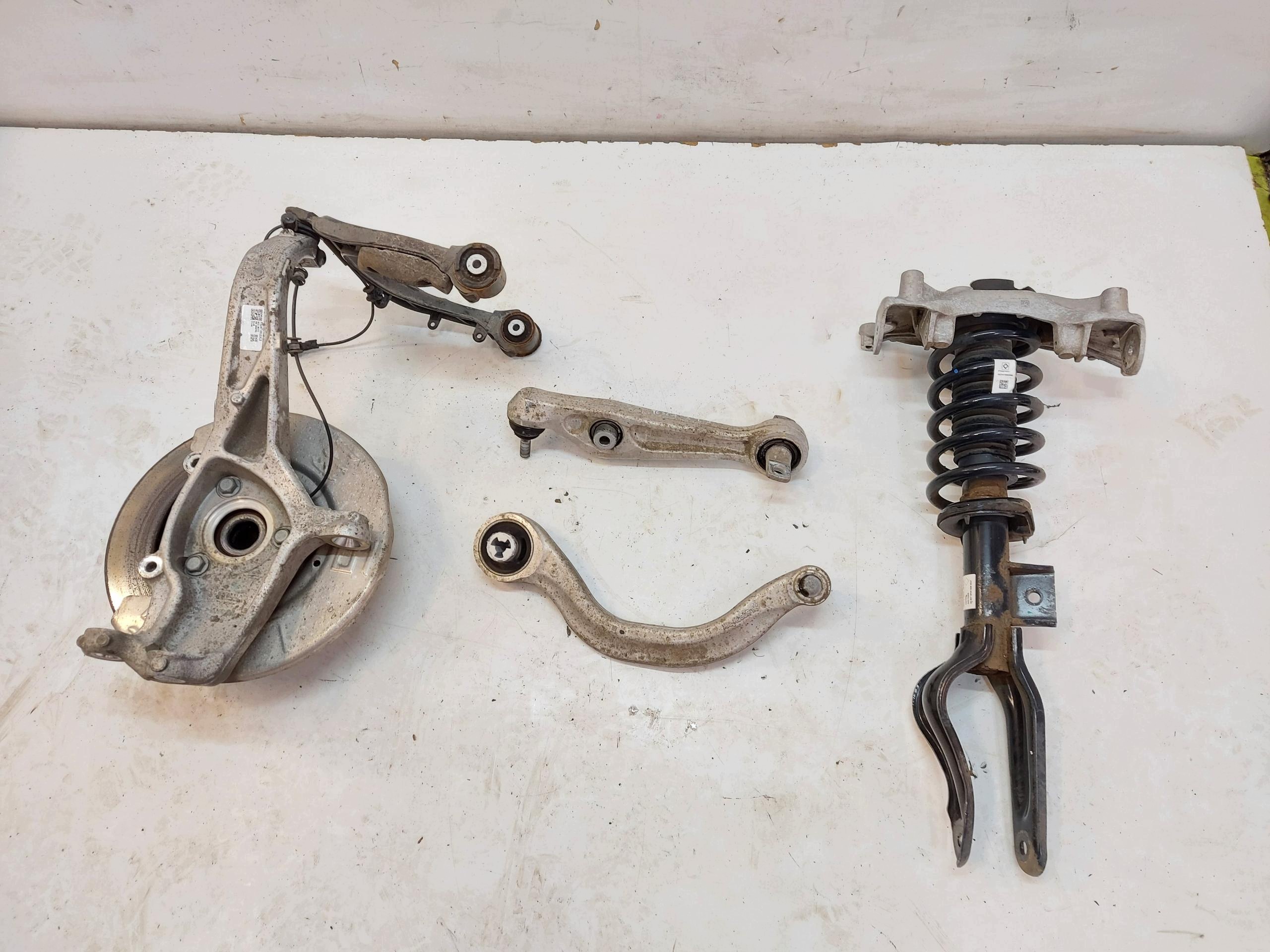 TESLA MODEL 3 2022r shock absorber arm swing front right 4x4