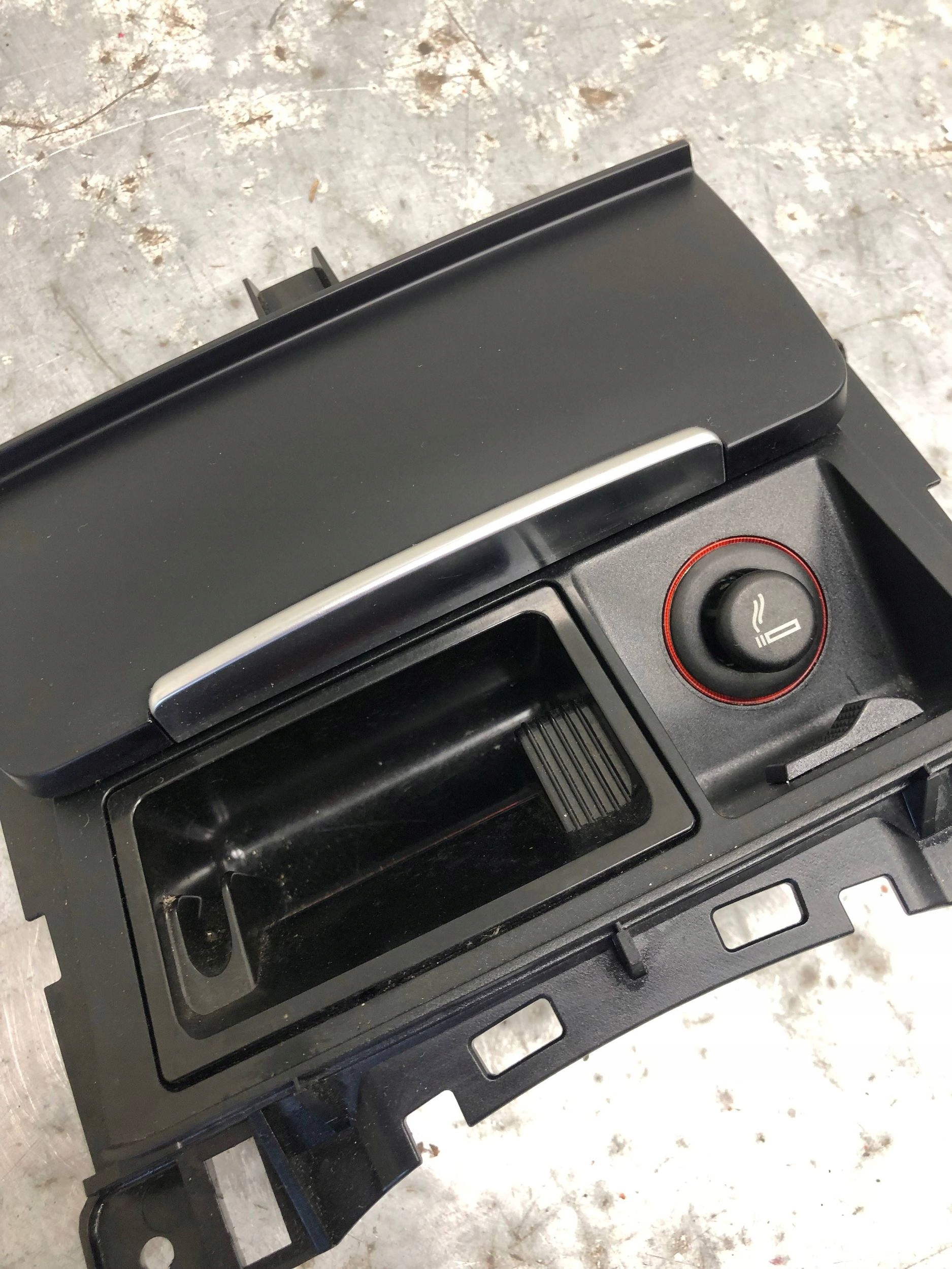 ashtray passenger compartment AUDI A4 B8 LIFT 8K0857951C