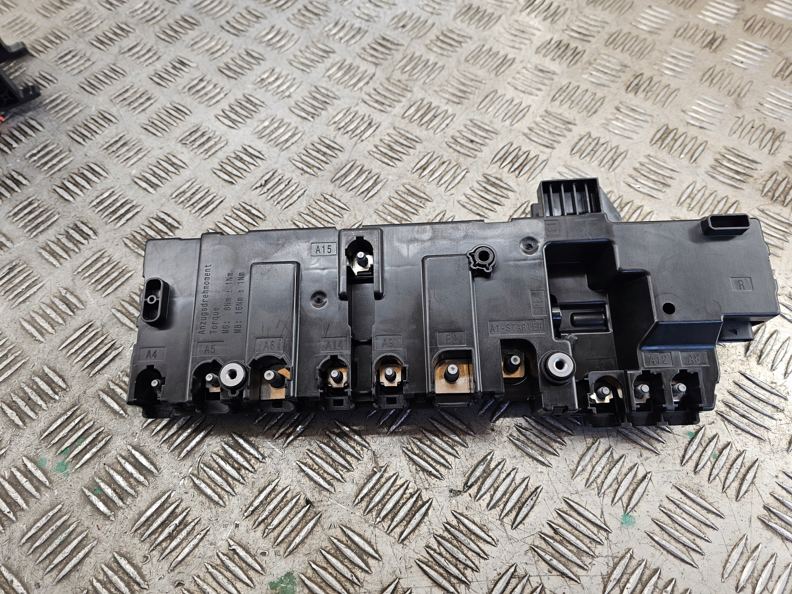 Kasten der Sicherungen Mercedes A4475400492