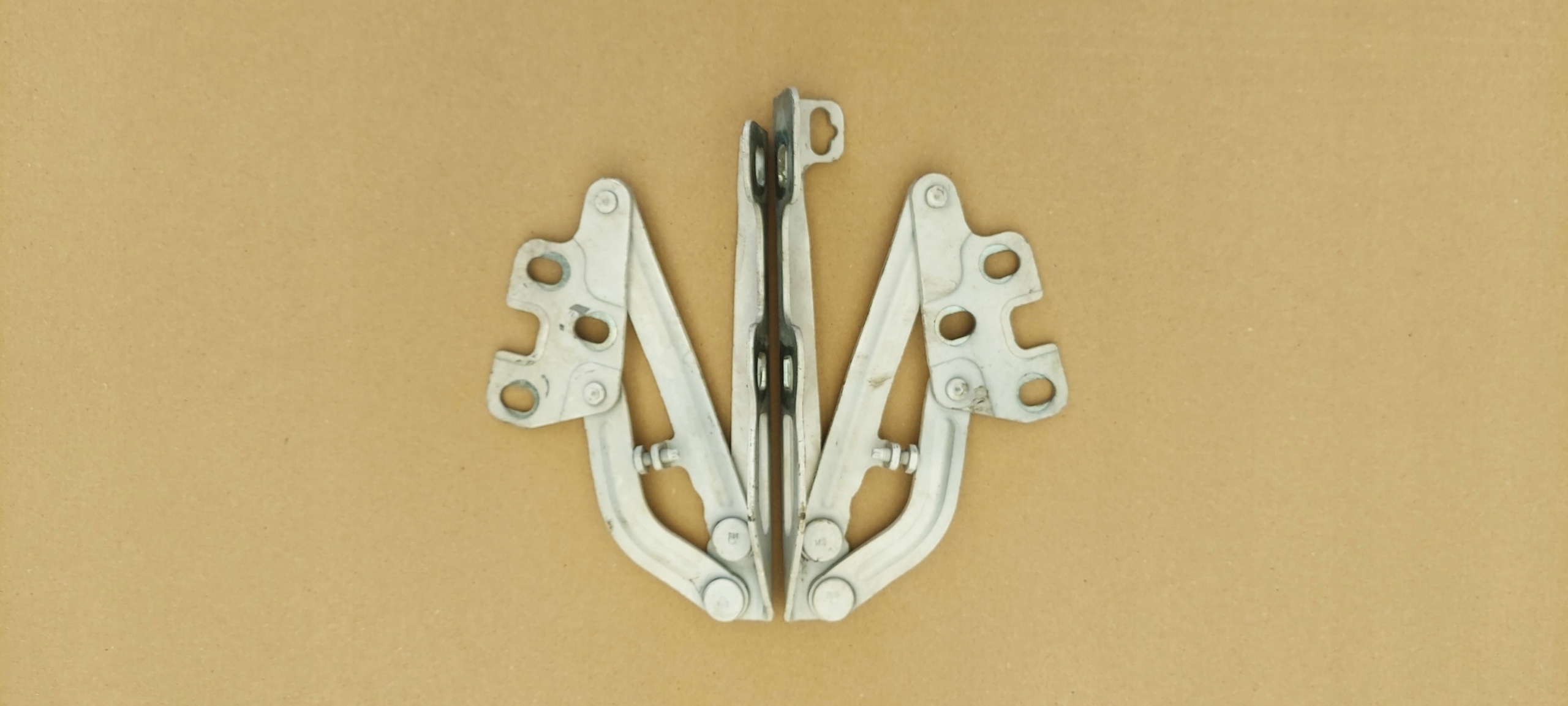 bonnet hinges OPEL CORSA E 13311902 13311903