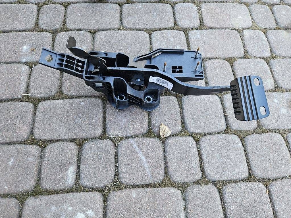 Pedal Bremse automat PROACE VIVARO C SCUDO JUMPY EXPERT 9806461180