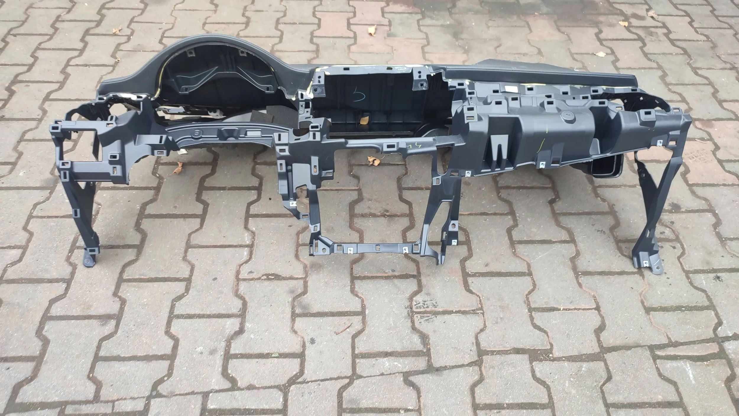 Toyota C-HR and 2019 dashboard instrument panel