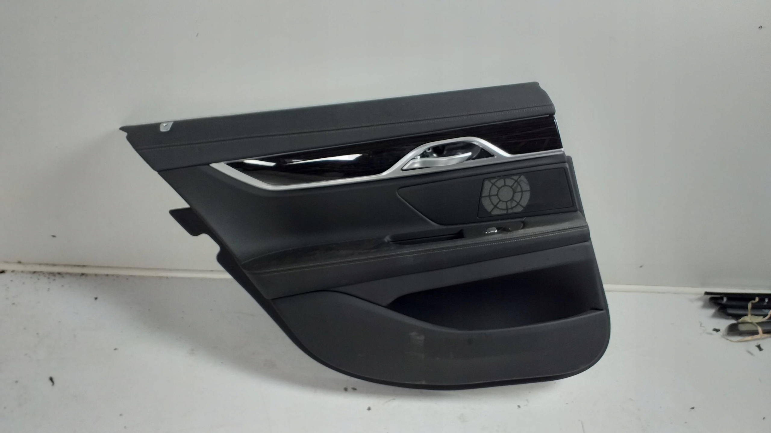 Обивка бекона двери зд л BMW G11