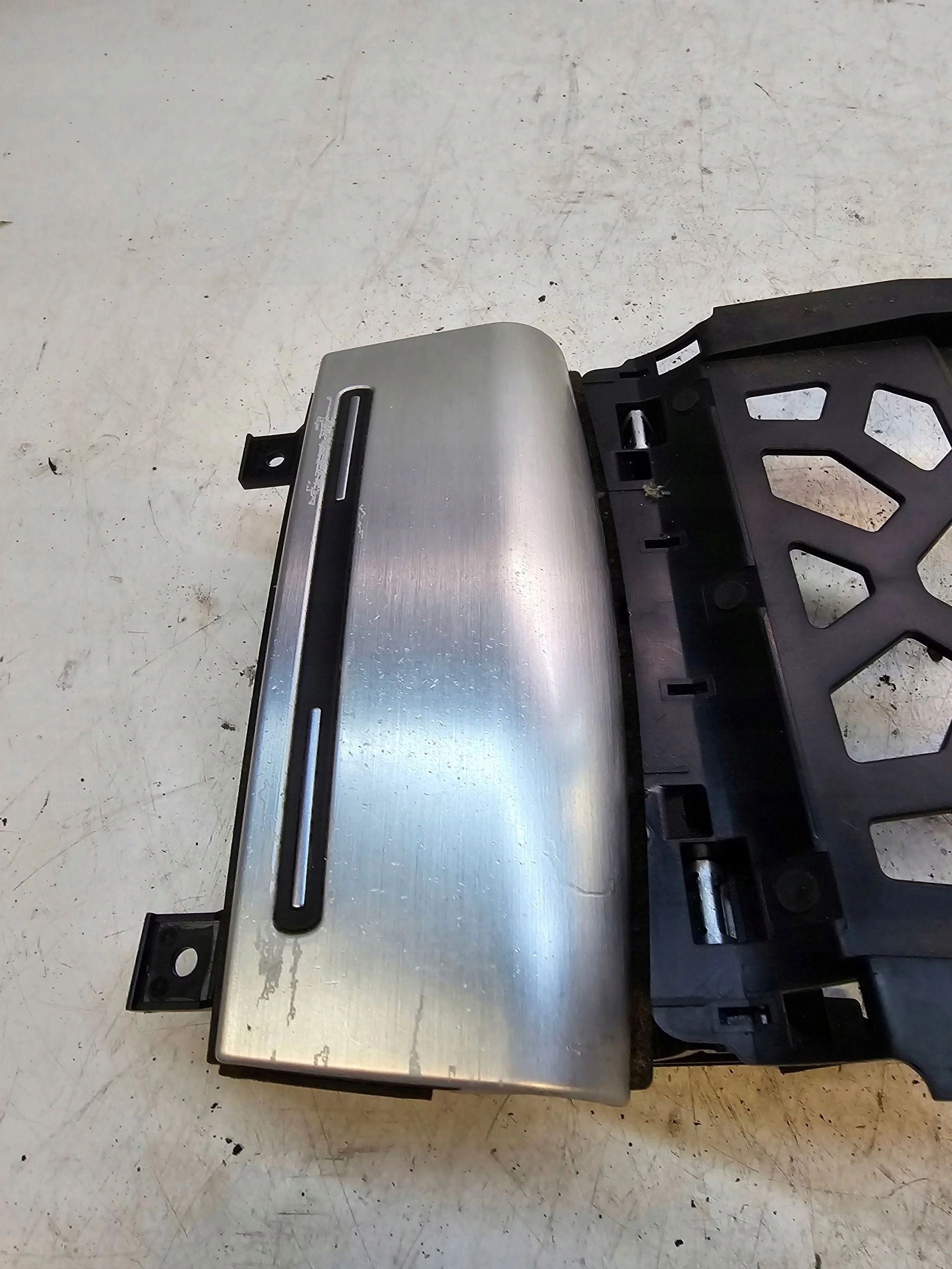 ashtray front AUDI A3 8P LIFT 8P0857951 *4* aluminium