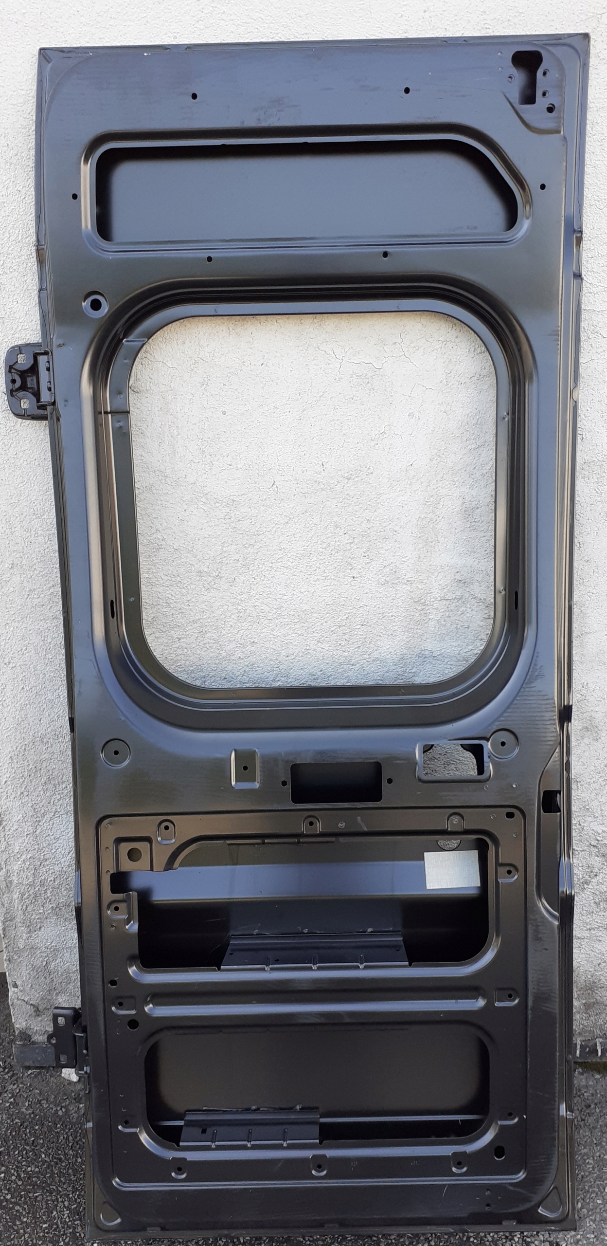 TYLNE PRAWE DRZWI WERSJA Z SZYBĄ DUCATO OD 2014 Strona zabudowy tył - prawa