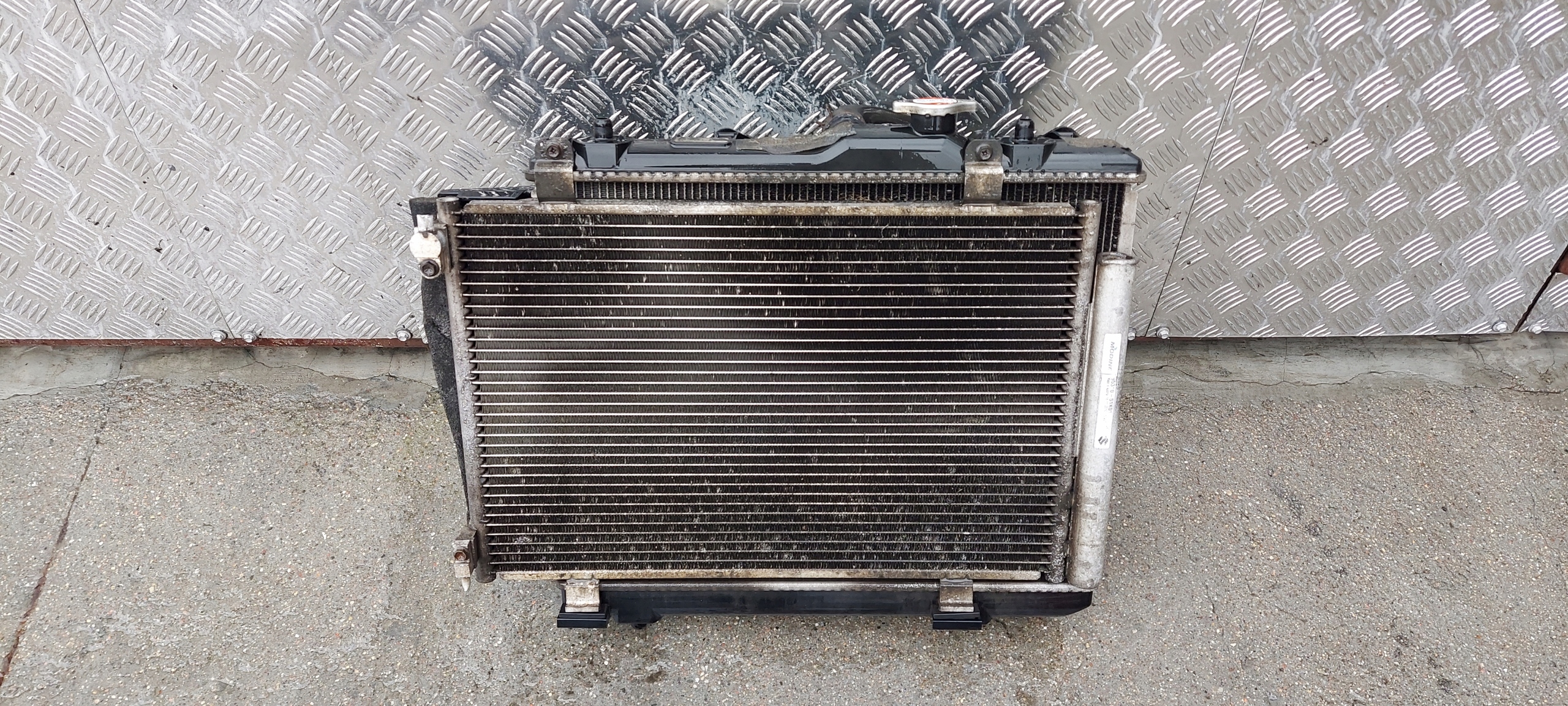 chladiče KOMPLET +ventilátor SUZUKI SPLASH 1.0 1.2
