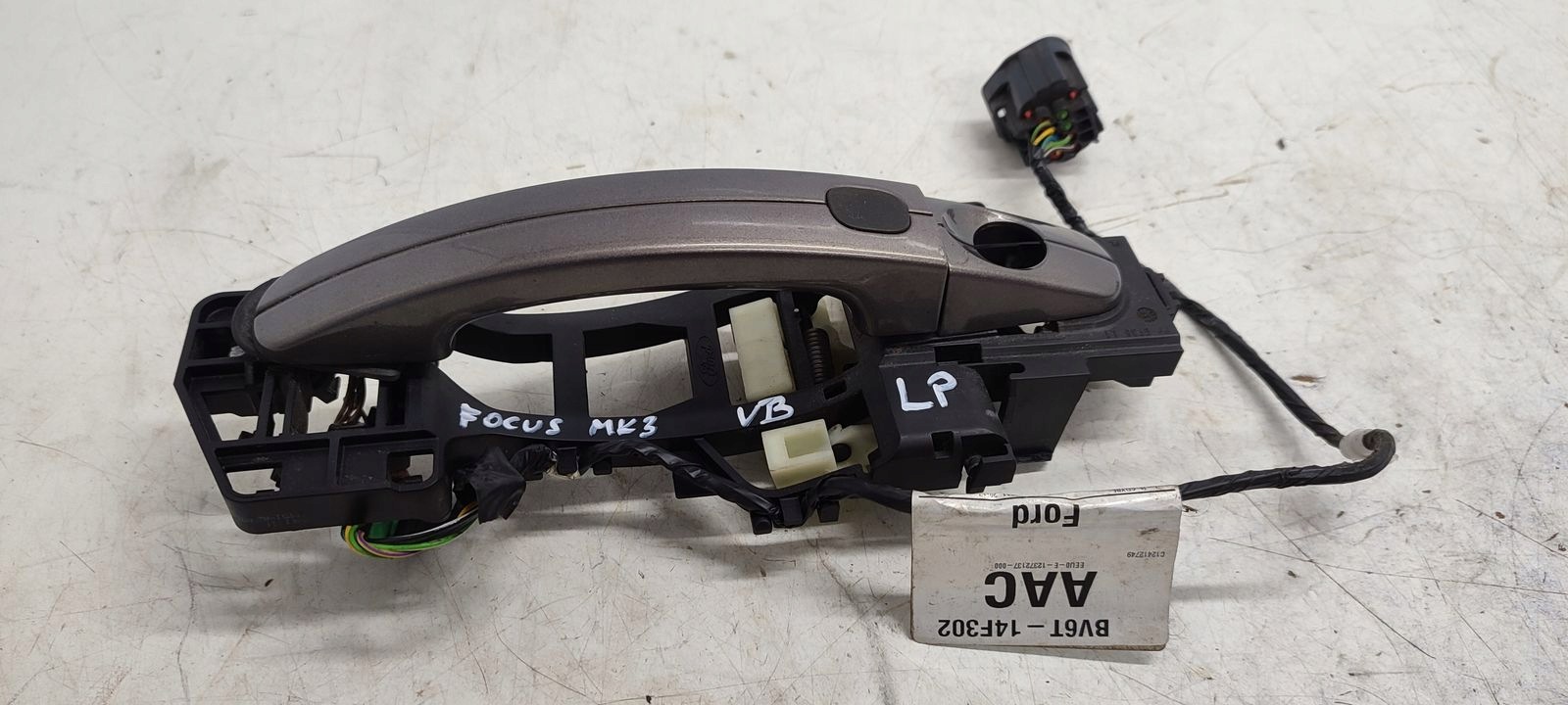 kľučka predok predná ľavá Ford Focus MK3 HB VB