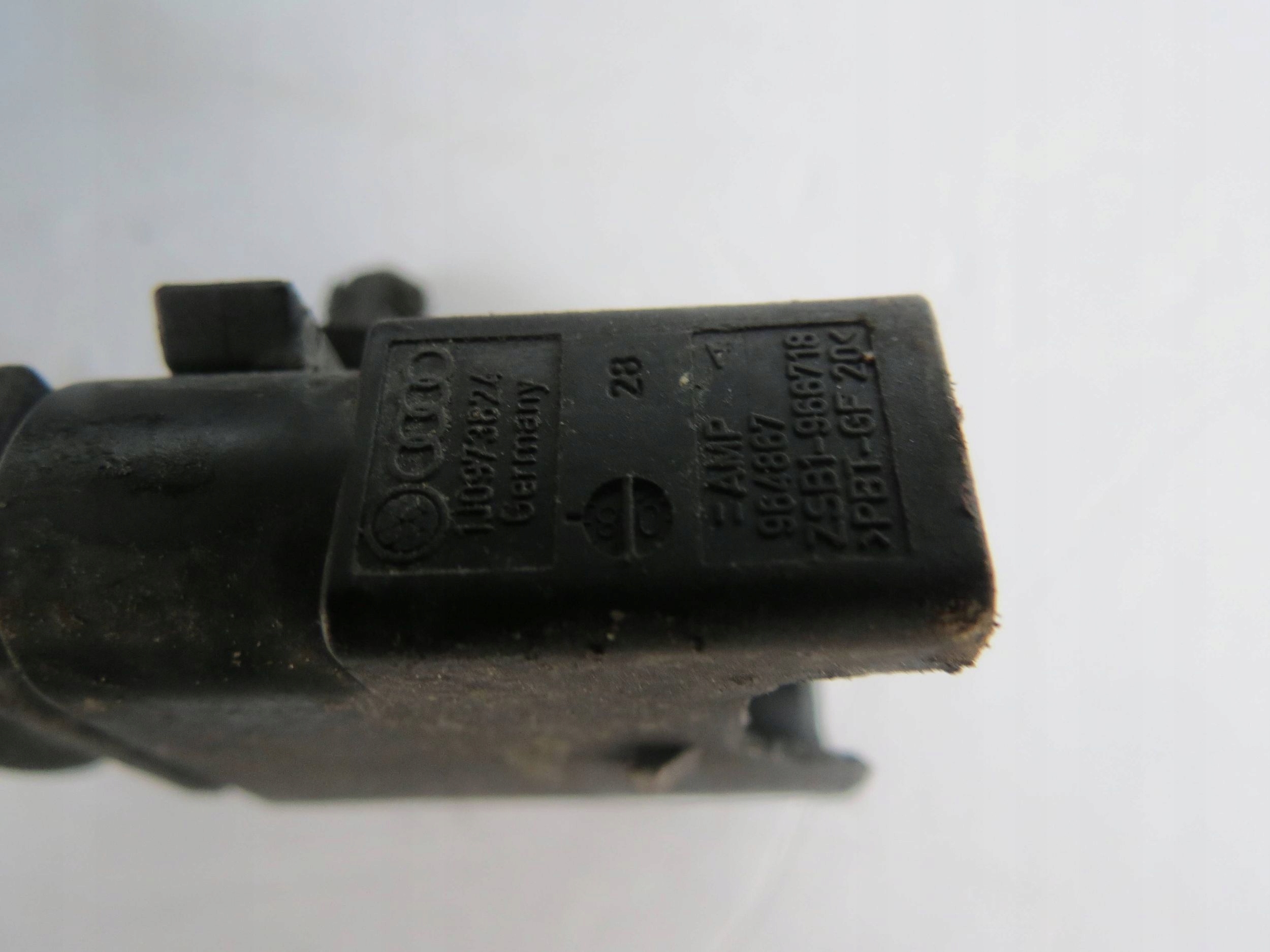 bonnet latch lock sensor PORSCHE CAYENNE and 7L5 4.8 V8 964867