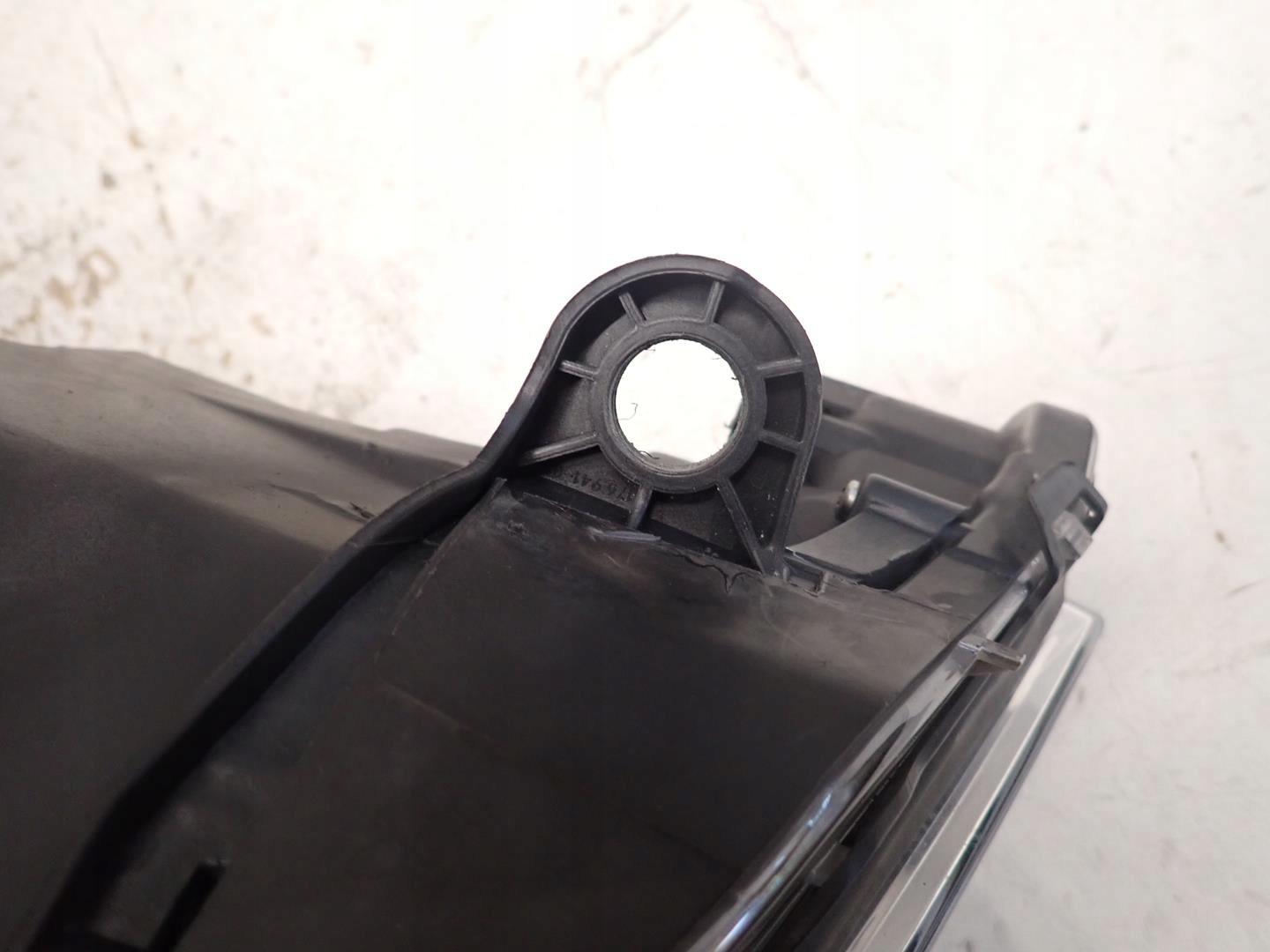 light front right MERCEDES E-KLASA W212 2009-2012 BI-XENON SKR A2128200639