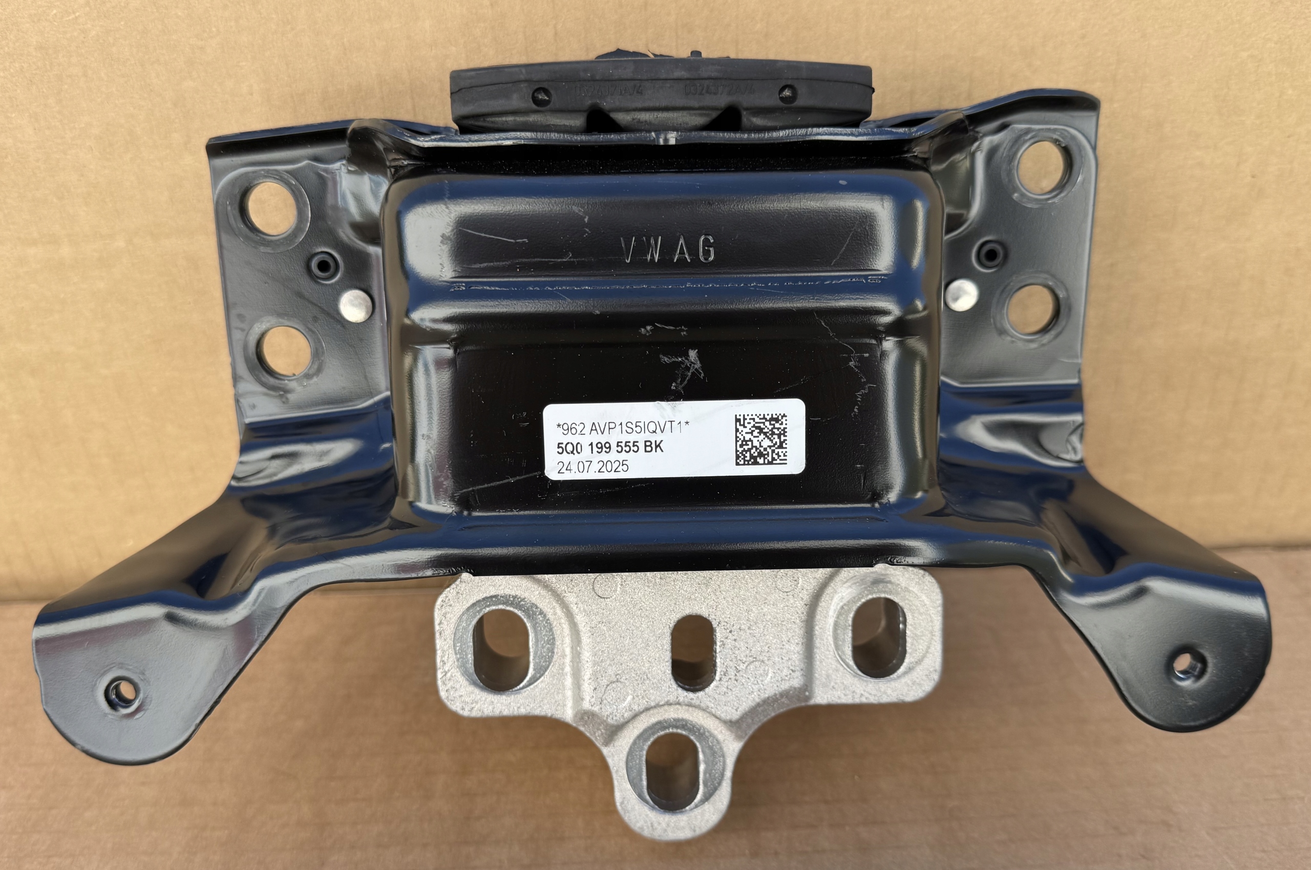 gearbox mount 5Q0199555BK VW SKODA as new