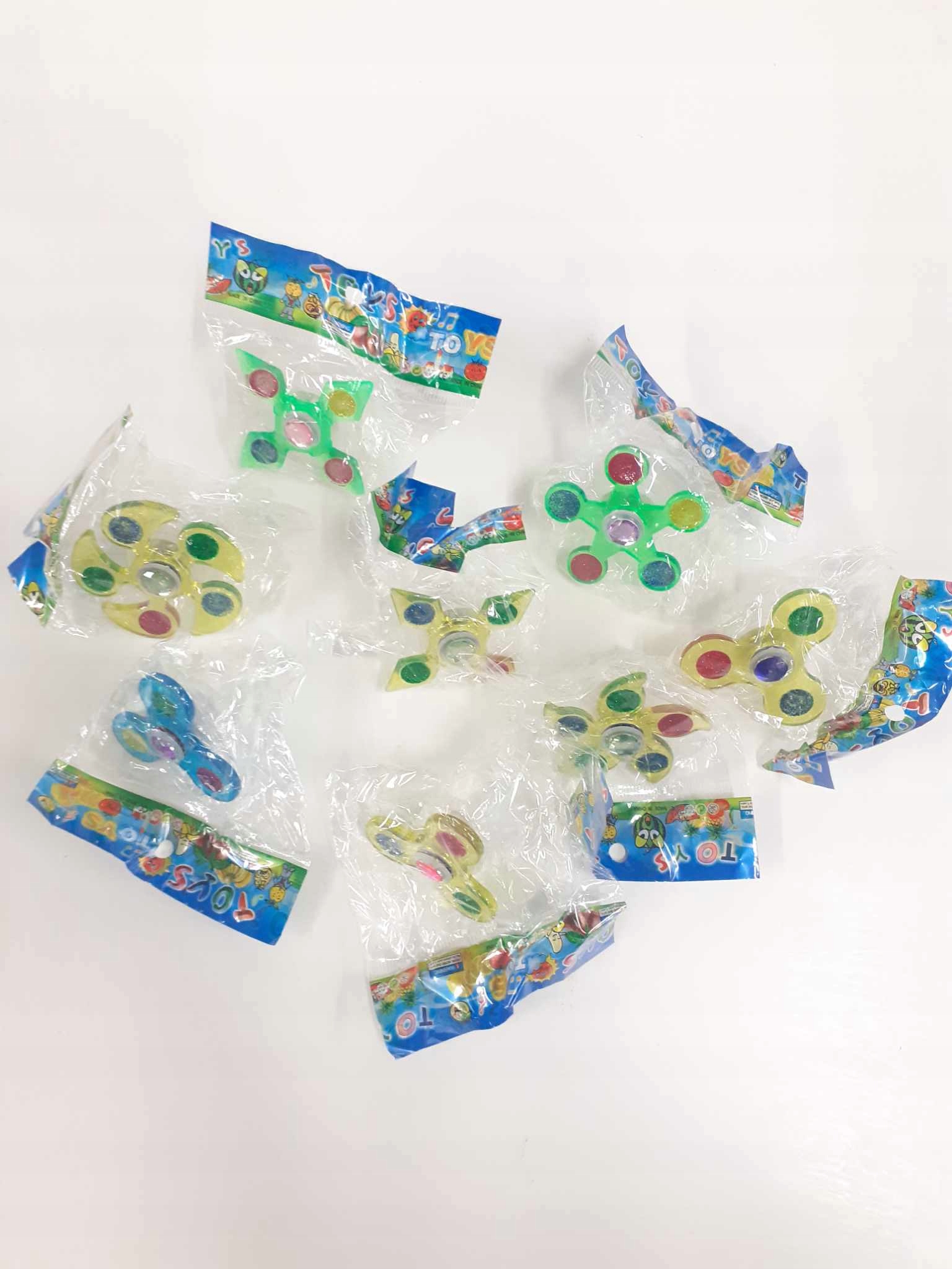 PIERŚCIONKI DLA DZIECI FIDGET SPINNER 8SZT P11D109 Materiał plastik