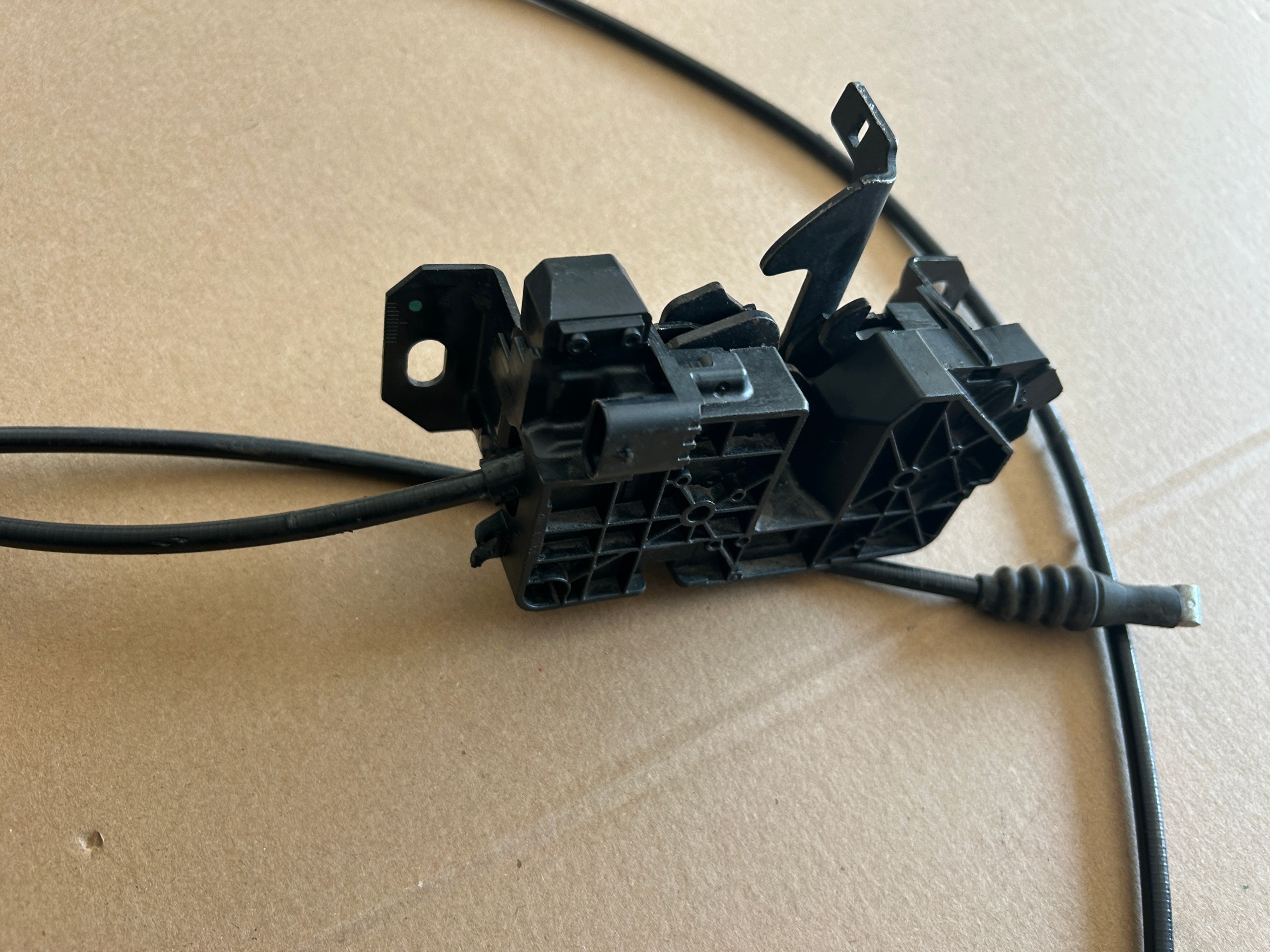MERCEDES W177 bonnet latch lock A177880300080C0 rope