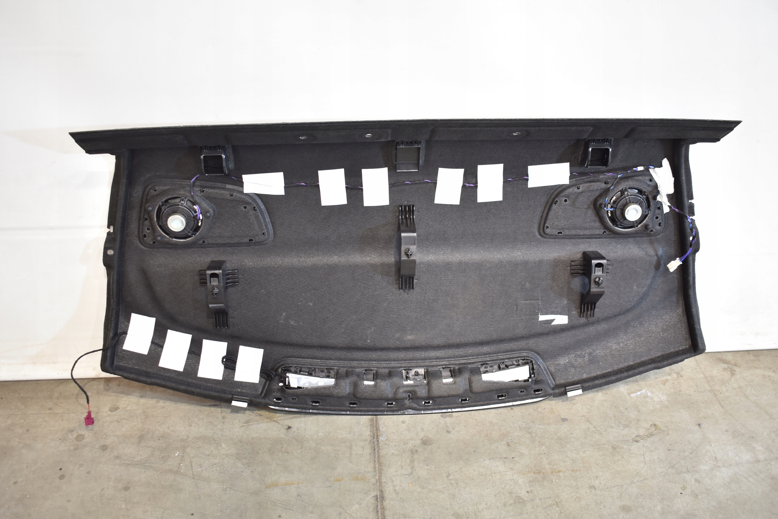 IDEALNA plato boot + speaker + light STOP MERCEDES W214 1
