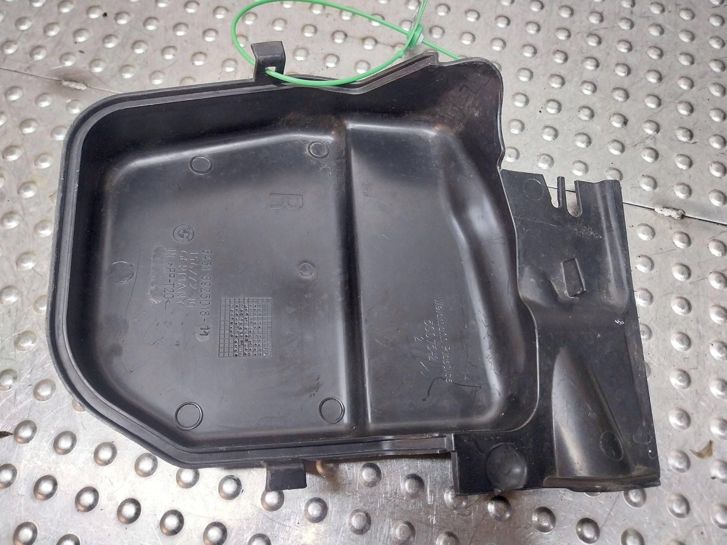 cover under the window right 6925018 BMW E81 E87 E90 E91 EUROPA