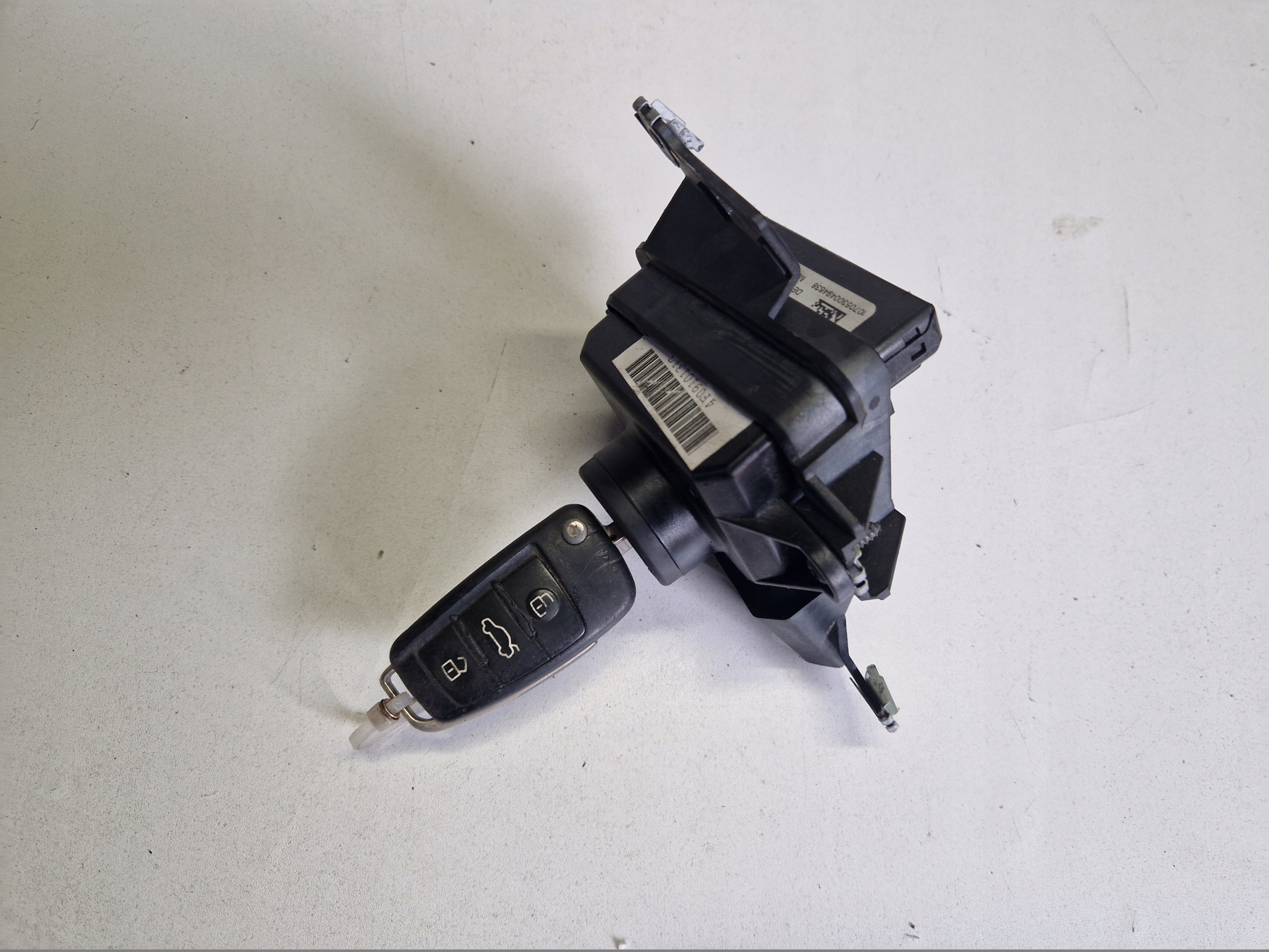 AUDI Q7 4L ignition key 4F0910131G
