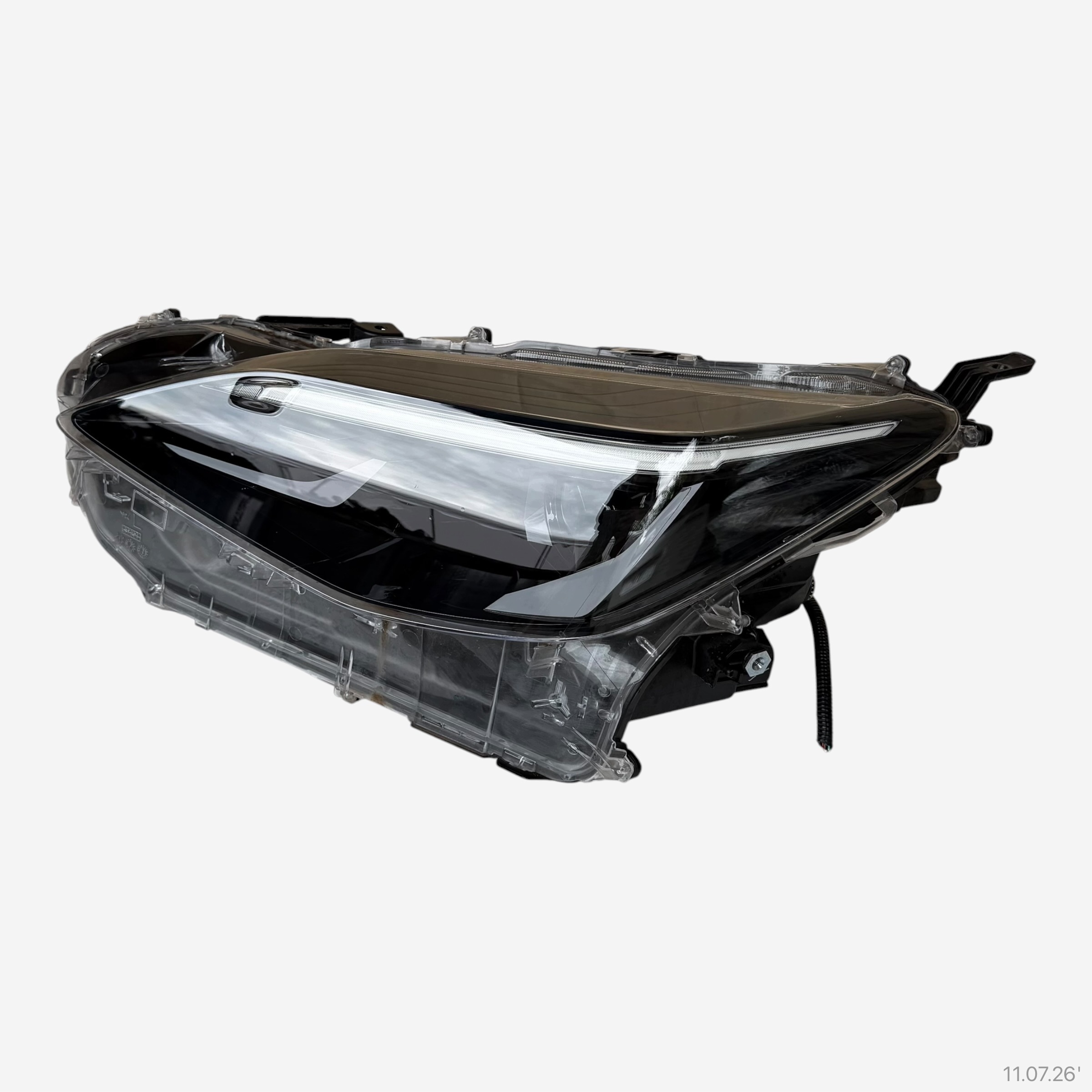 light front left TOYOTA YARIS CROSS 2023 ROK FULL LED