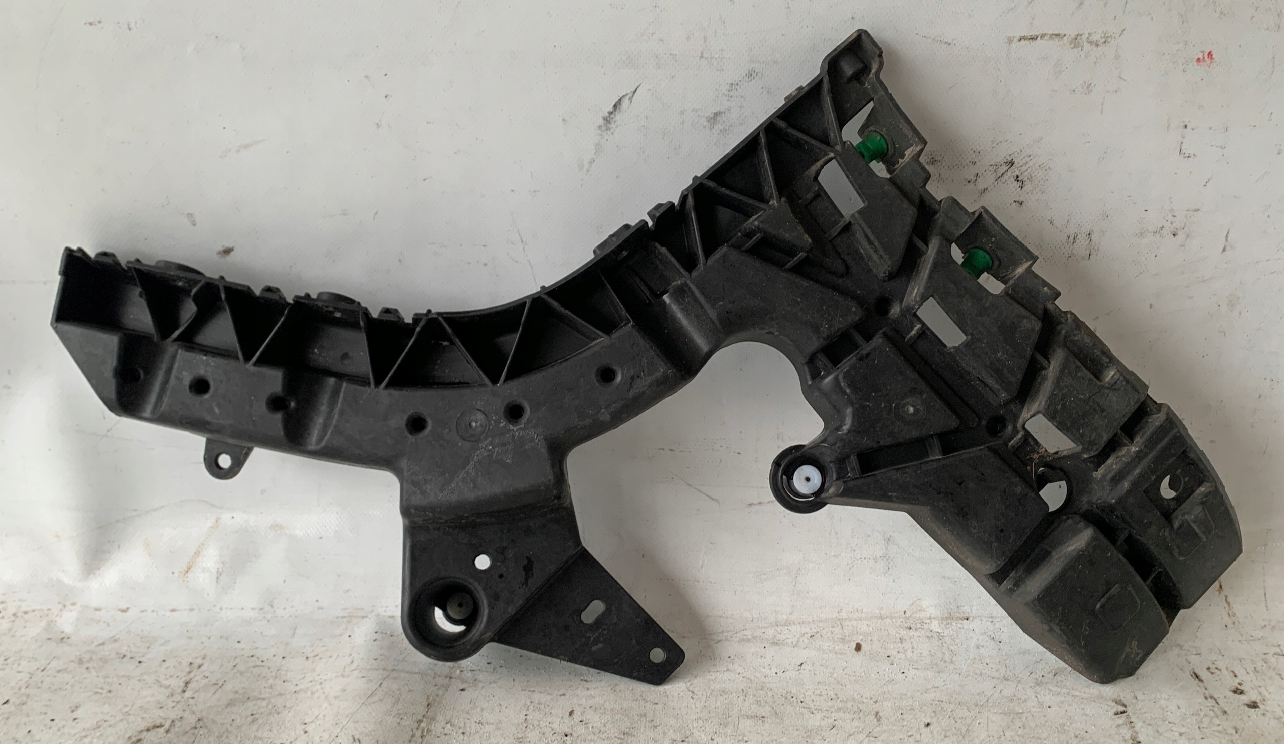 bumper bracket right rear part VOLVO V60 II 31455502