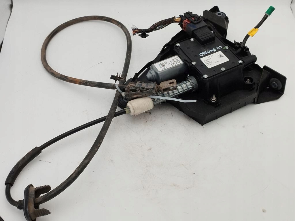 Citroen C4 Grand Picasso et frein électrique électrique 9683024880