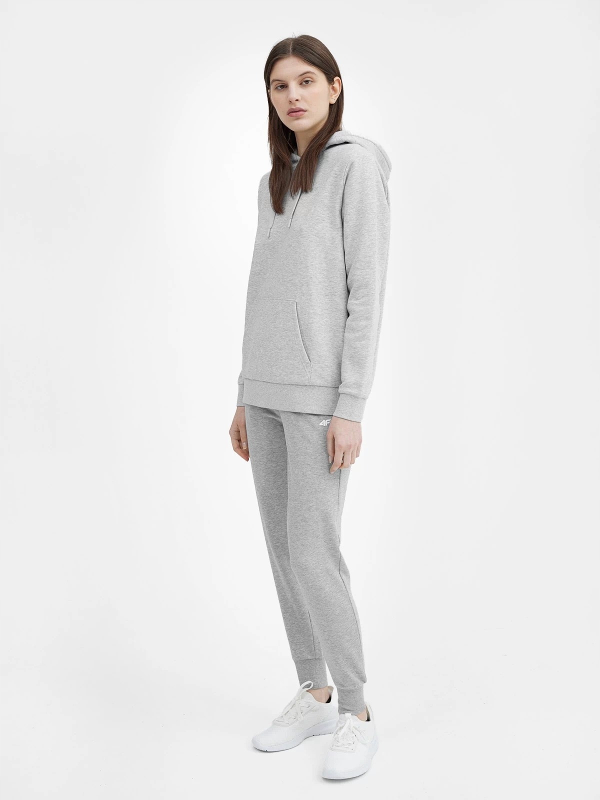 SPODNIE DRESOWE DAMSKIE 4F JOGGERY SPORTOWE BAWEŁNIANE WYGODNE SZARE r. XXL Kod producenta 4FSS23TTROF229-27M