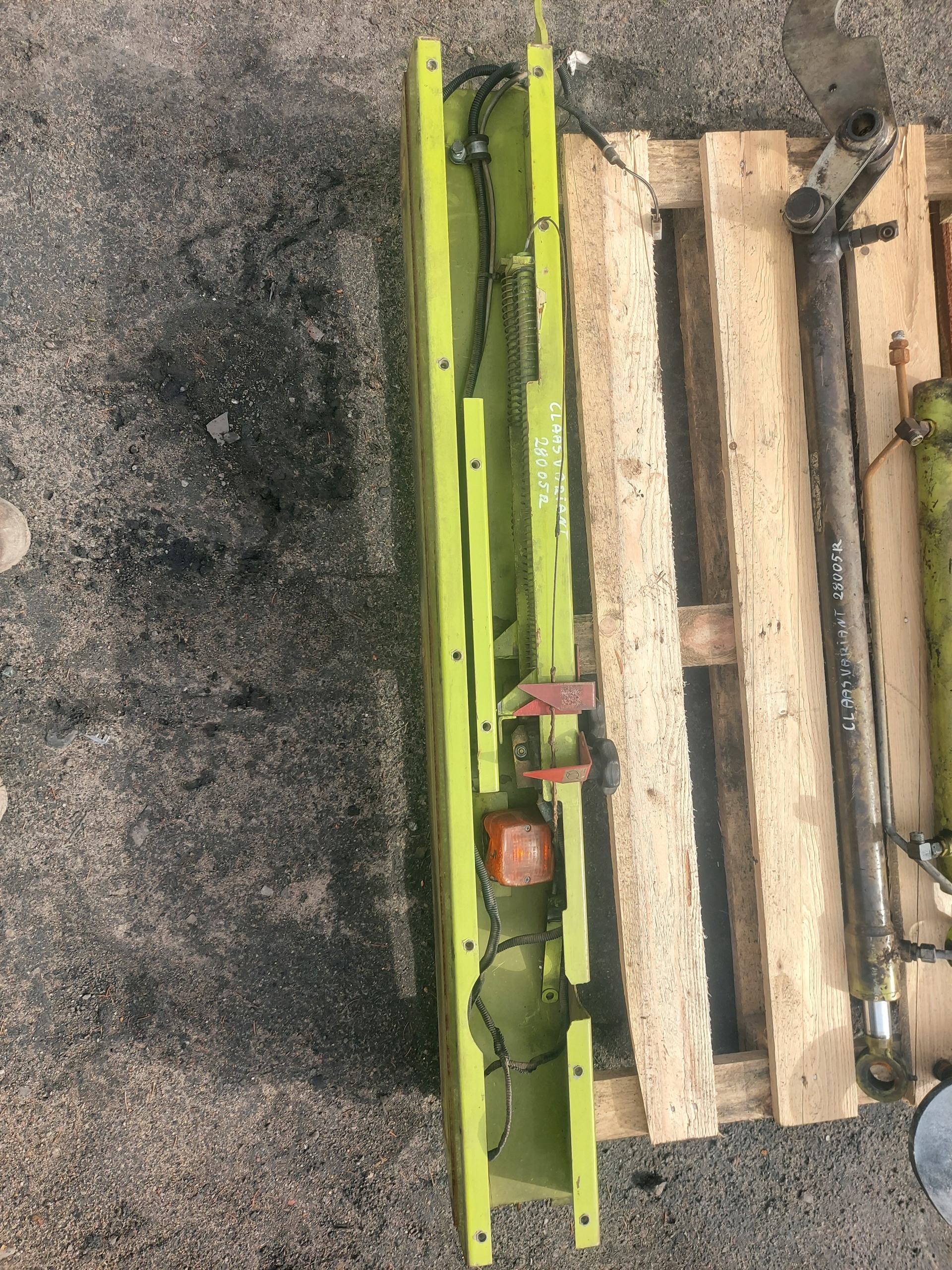 NASTAWNIK BELI PRASA CLAAS VARIANT 280 2005R