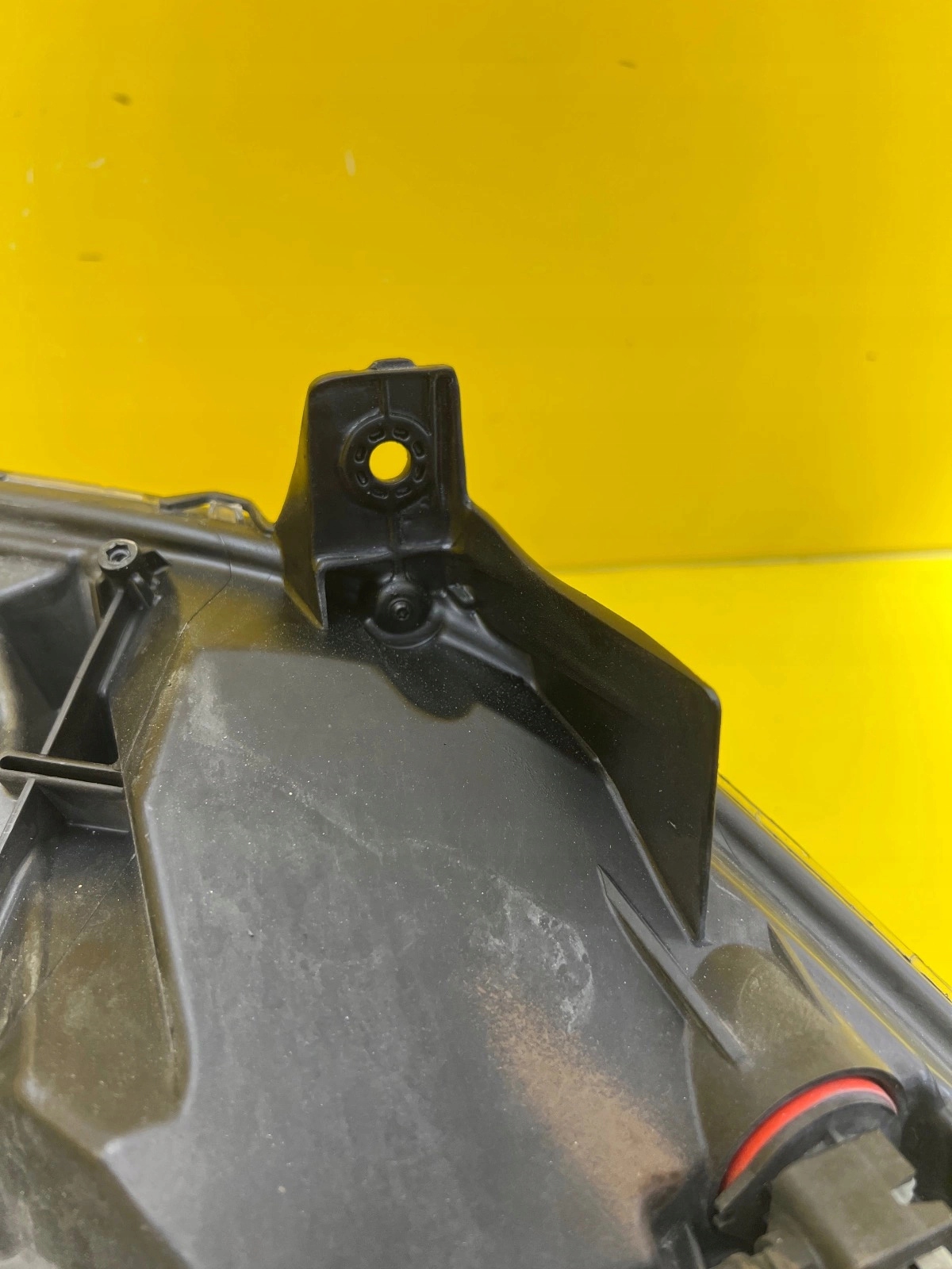 light left Ford Explorer LB5B-13W030-GK