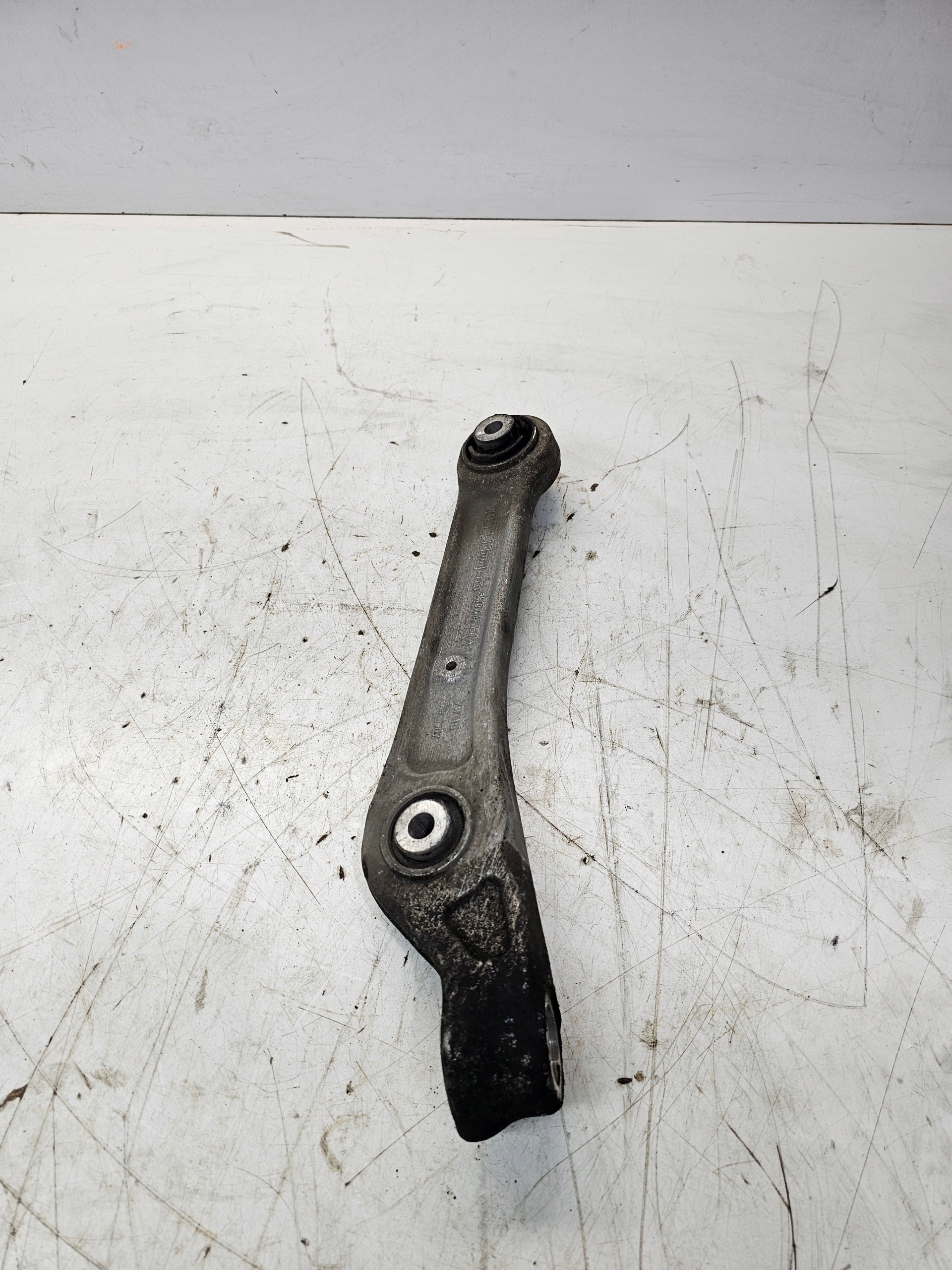 arm right front AUDI A4 B9 A5 8W 8W0407156A
