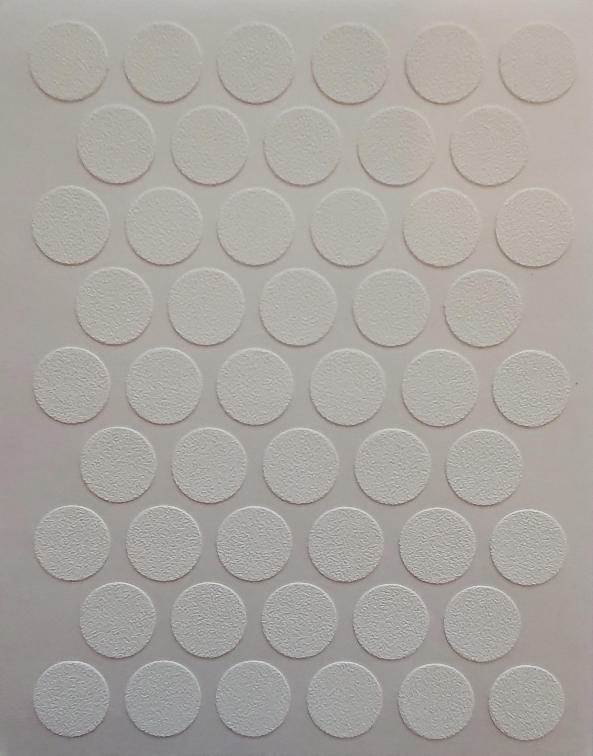 Samolepicí nábytkové krytky 14 mm – bílé (1110) – 50 Ks x 50 listů