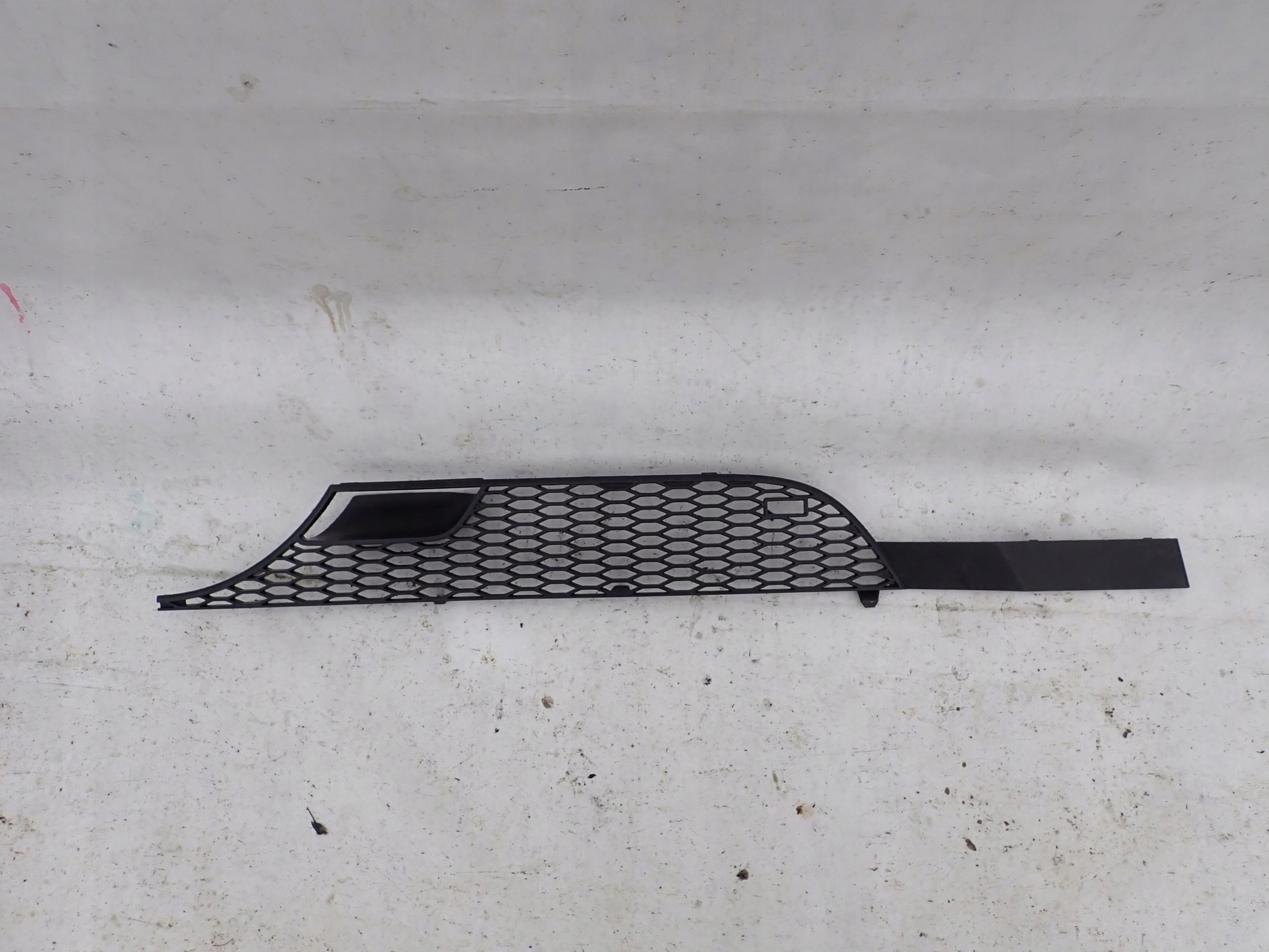 MERCEDES ACTROS MP3 grid right grille front