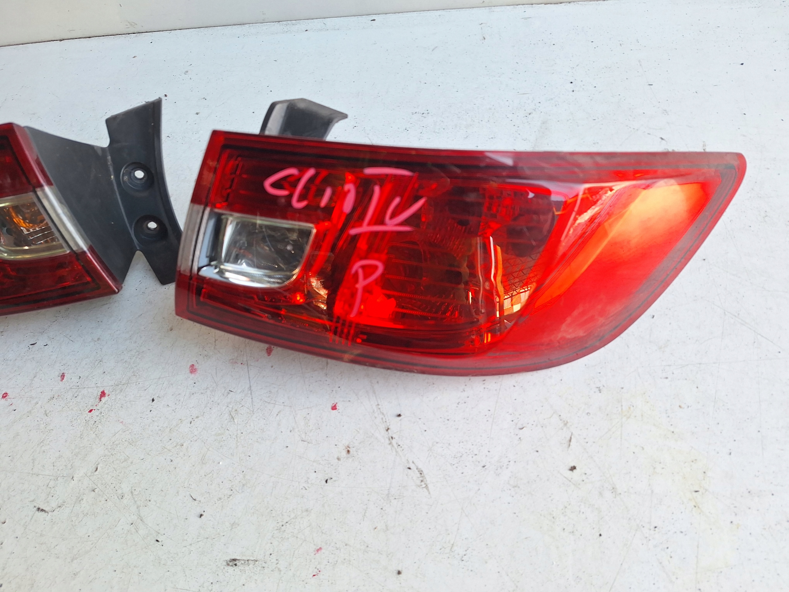 RENAULT CLIO IV HB 12-17 light left rear part
