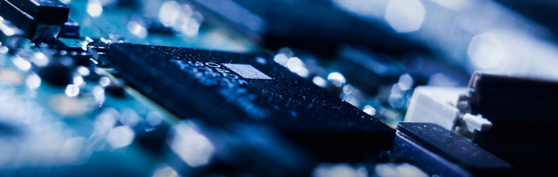 SKRZYNKA BEZPIECZNIKÓW OPEL VECTRA C 13125486 Wersja Europejska