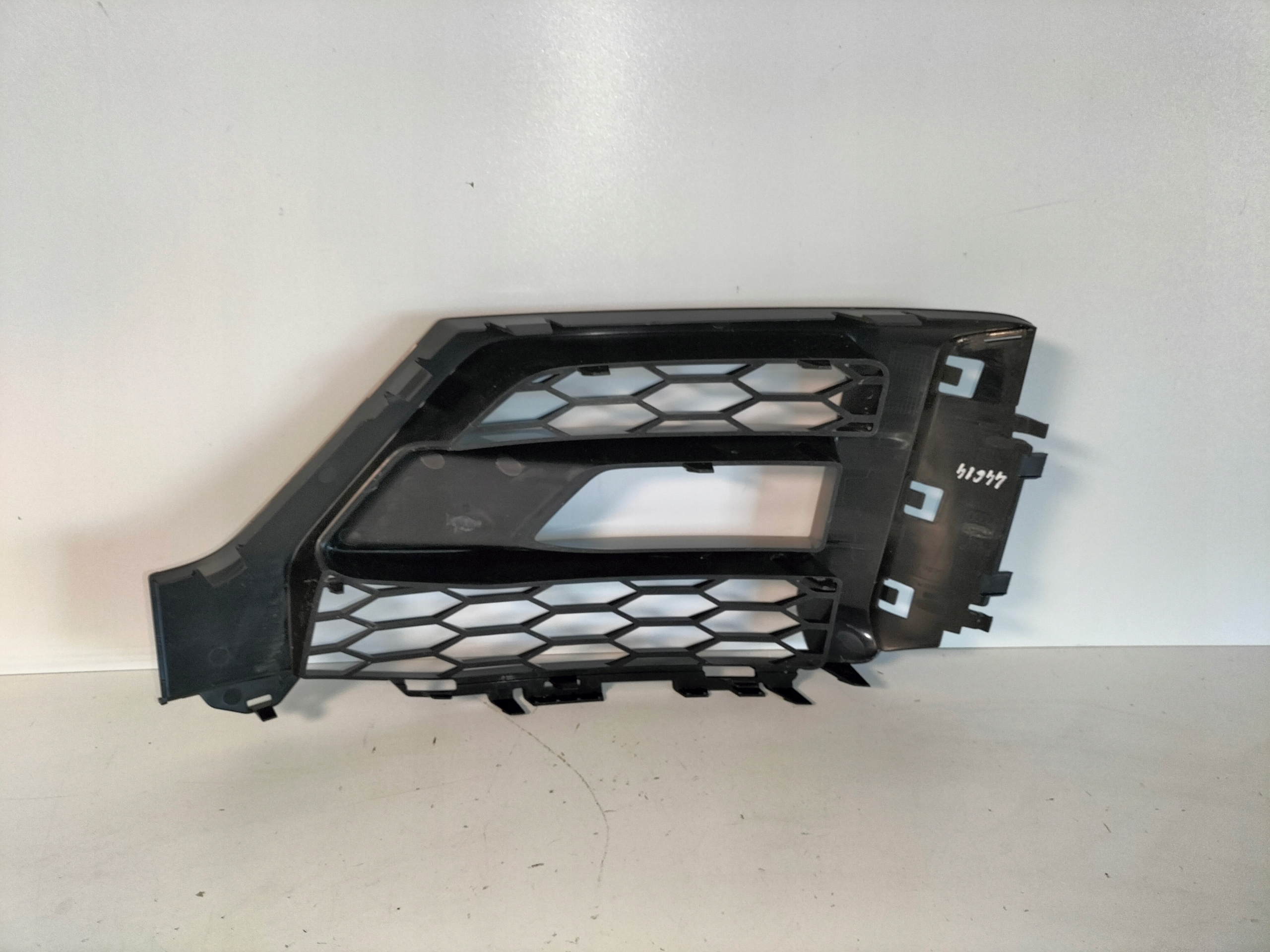 grille grid of a bumper front right AUDI Q2 16- S-LINE