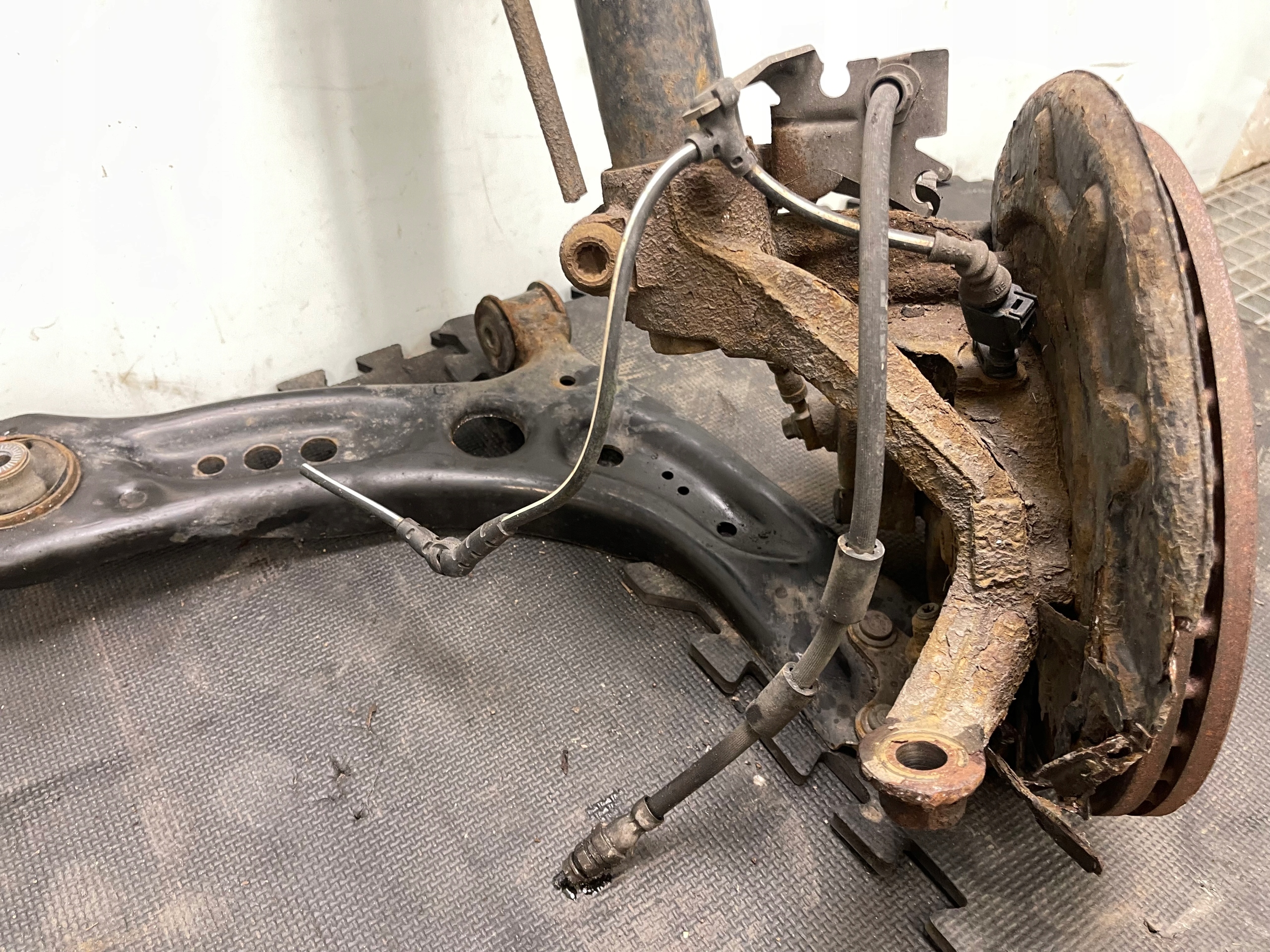 SEAT LEON III swing McPherson right front 1.6TDI 5Q0256N
