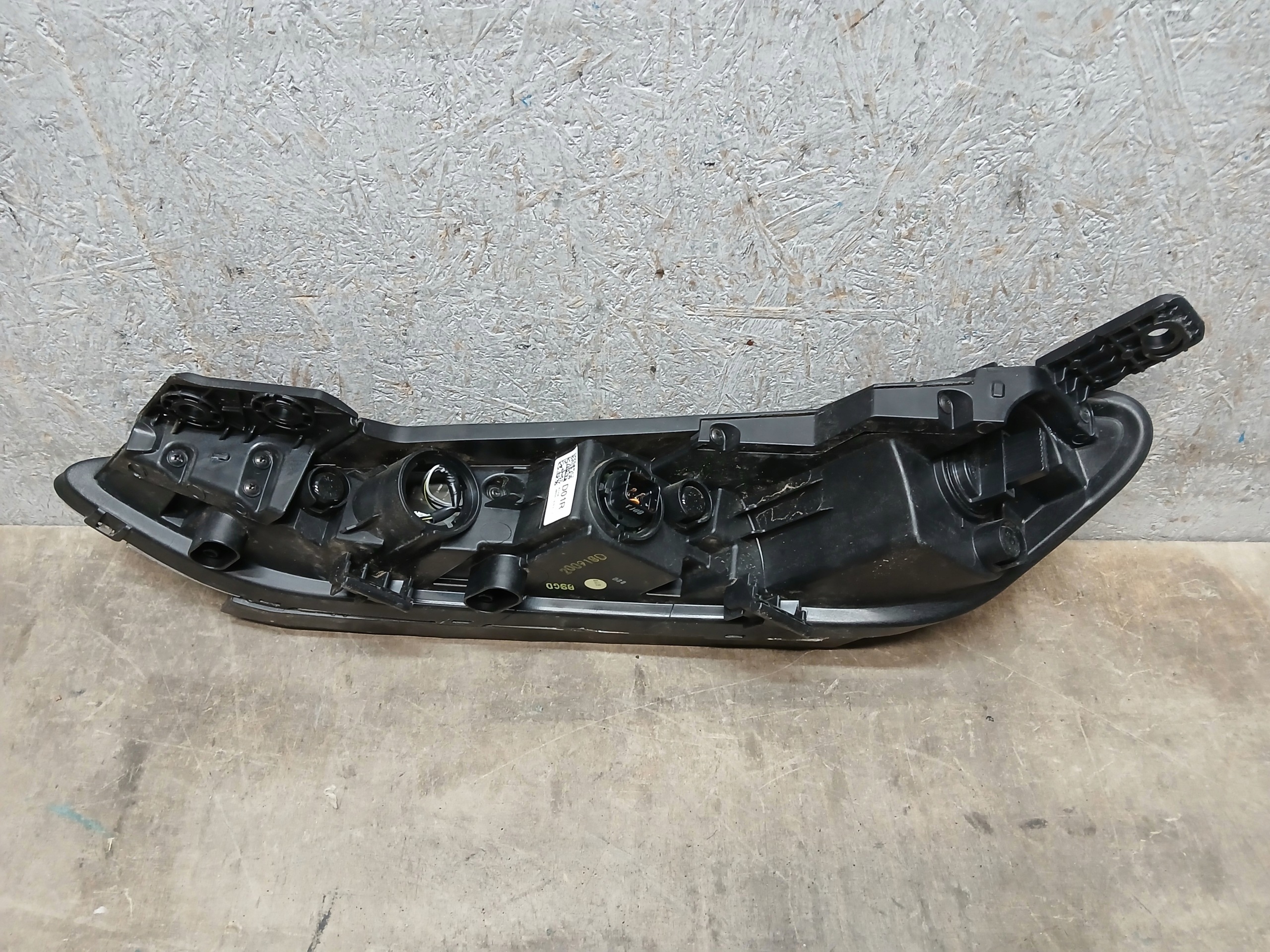 light front right HYUNDAI KONA and 1 LED 5PIN 92208-J9000