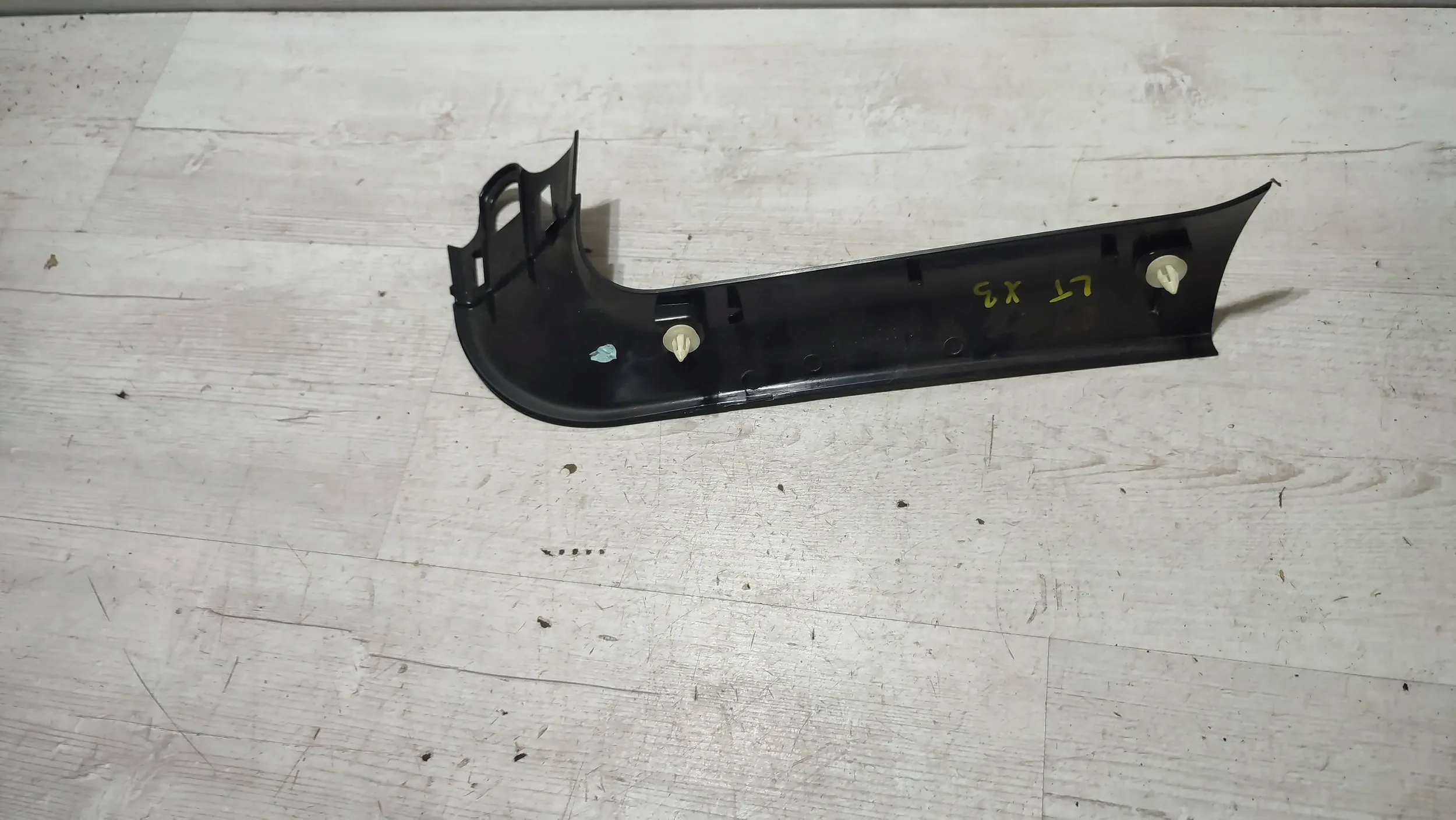BMW X3 F25 15r 2.0d boot upholstery left rear part
