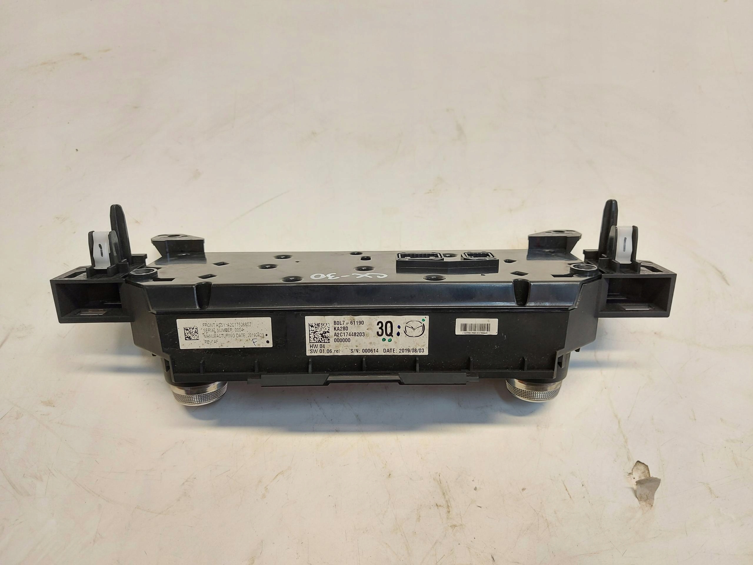 MAZDA CX30 2022r air conditioning control panel B0L7-61190