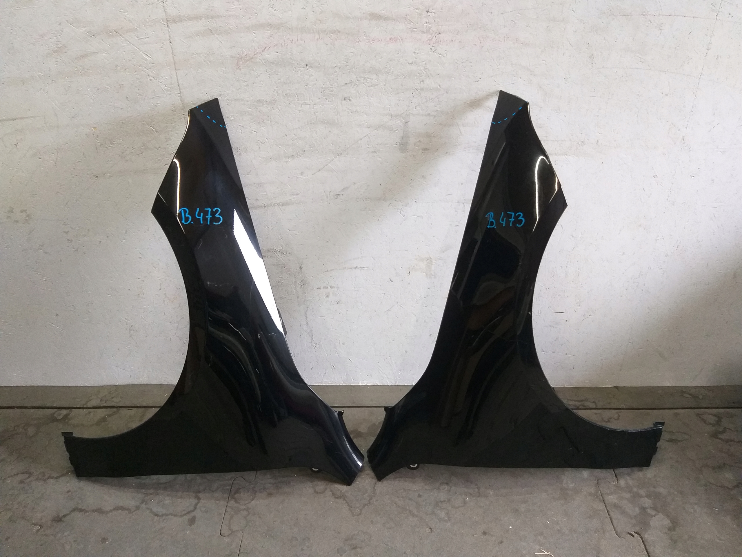 fender front right or left MERCEDES CLA W118