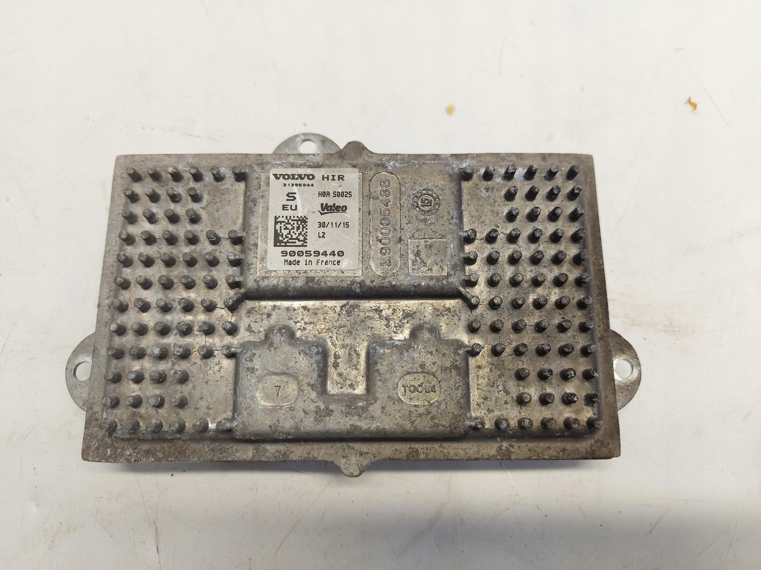 VOLVO XC90 II D5 control unit lights front right 31395945