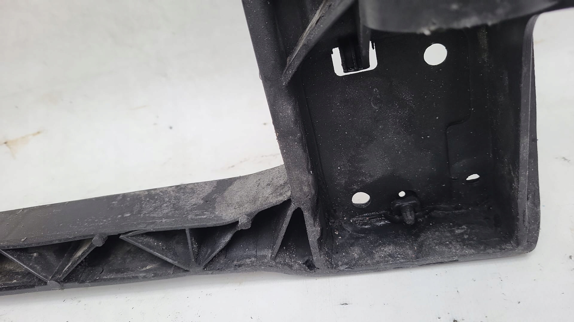 AUDI Q4 4KE 21- support panel for radiators pillar front