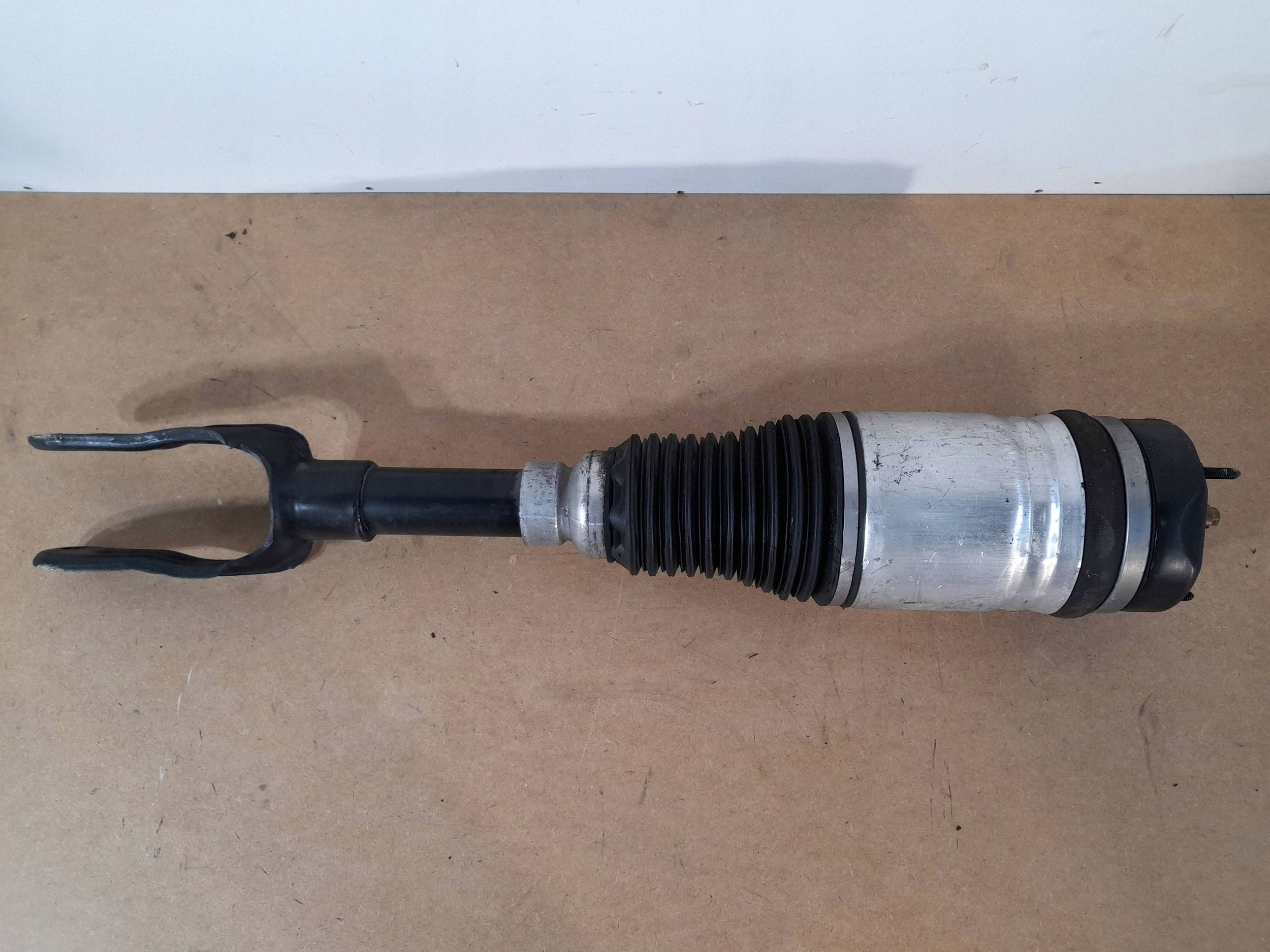 Jeep Grand Cherokee WK2 shock absorber front (F15)
