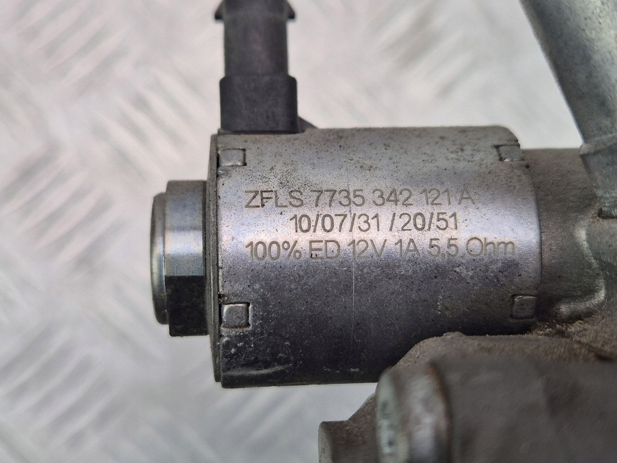 Mercedes M271 E250 CGI W212 pompe direction assistée A0064667501