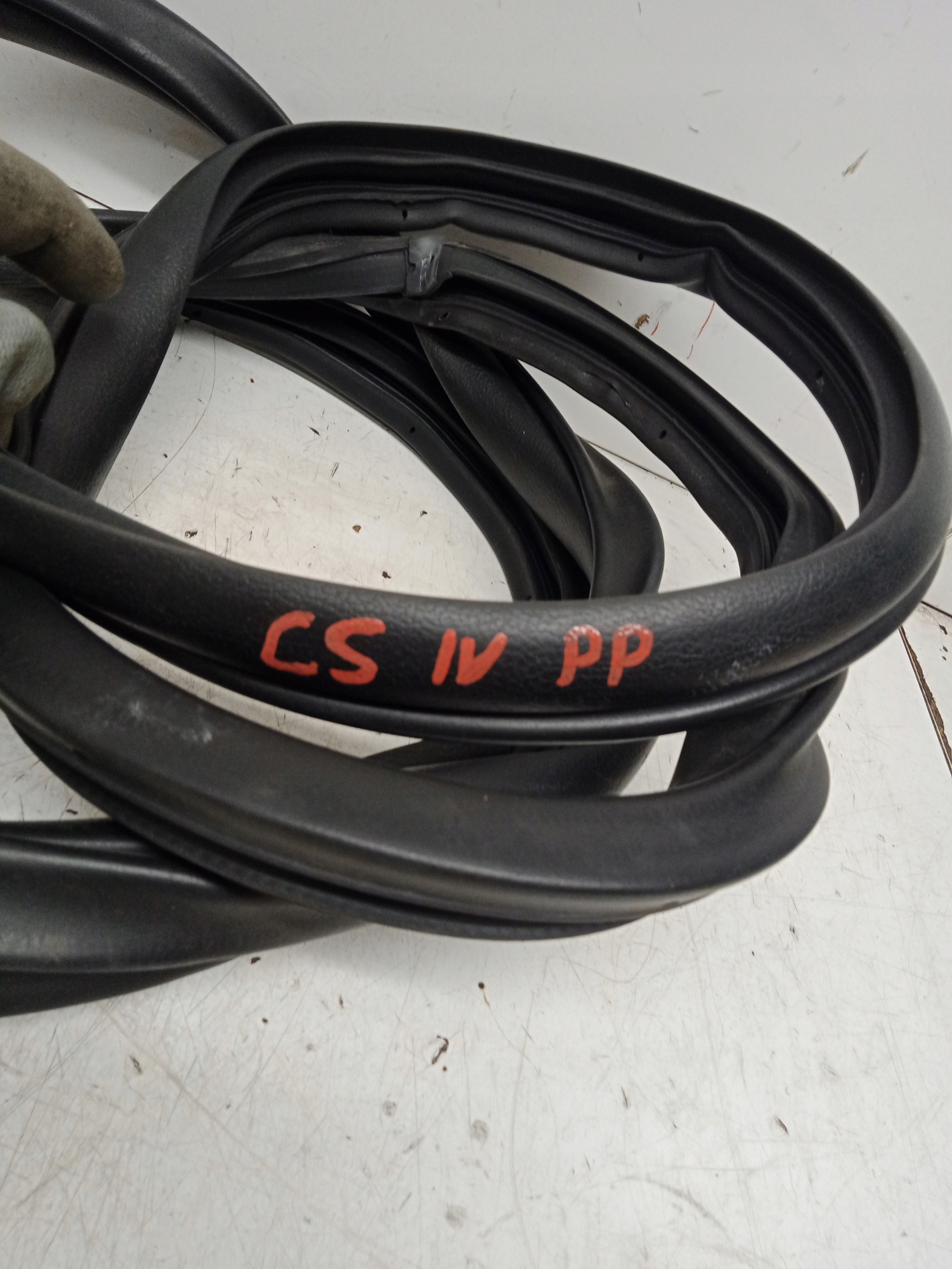 KIA CARENS IV gasket bodywork right front 2012-17R